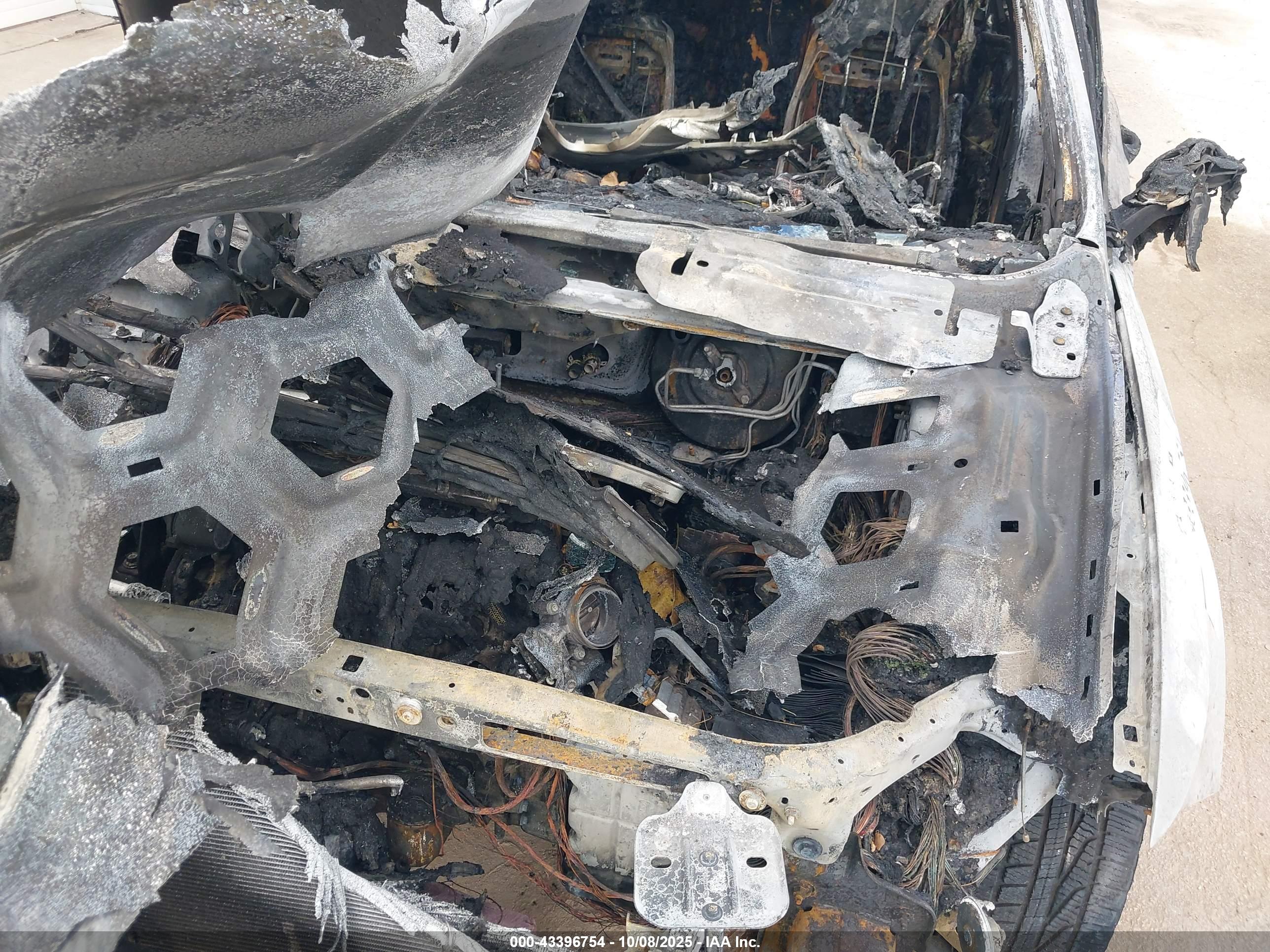 FORD FUSION image 6
