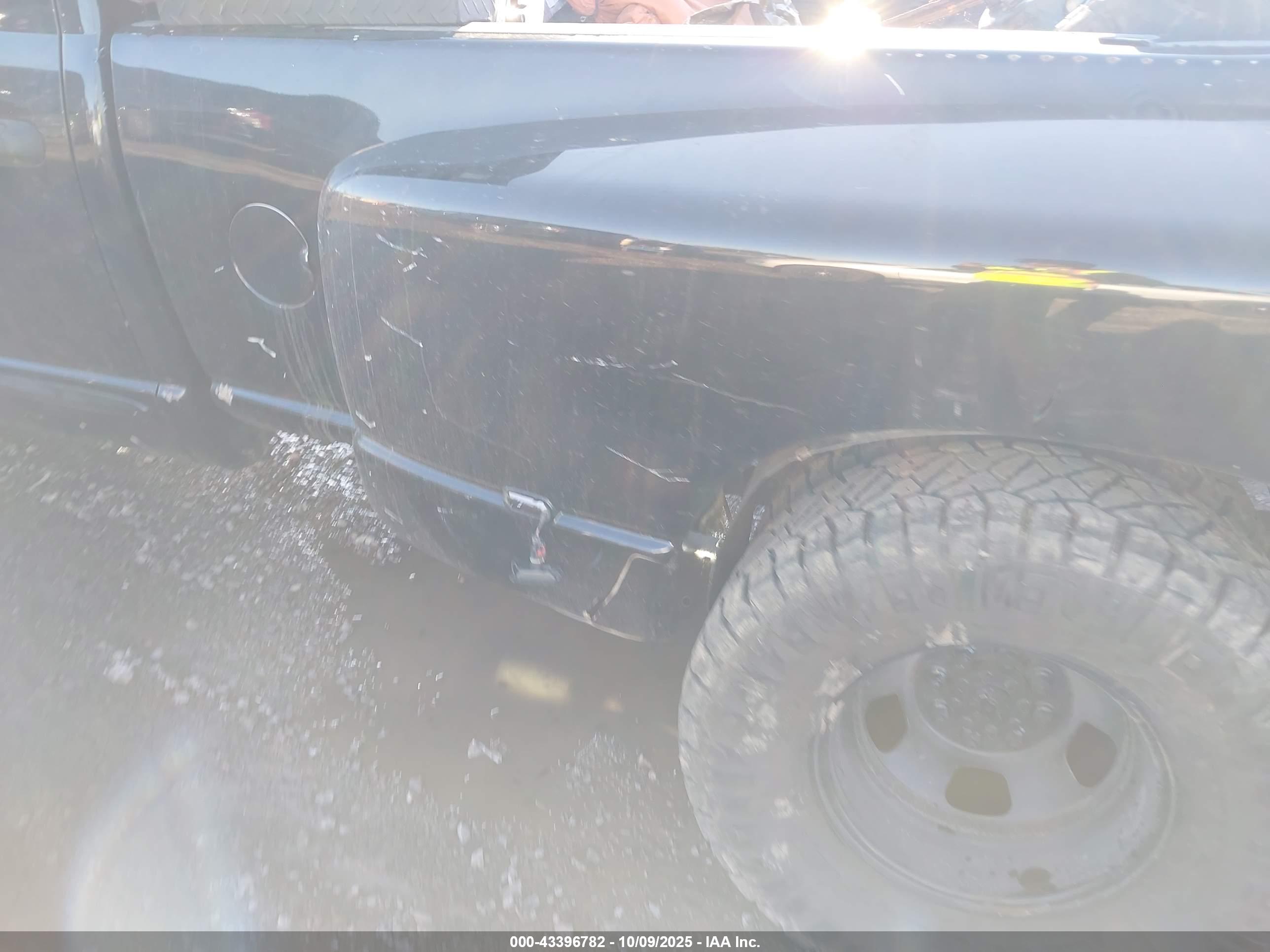 DODGE RAM image 6