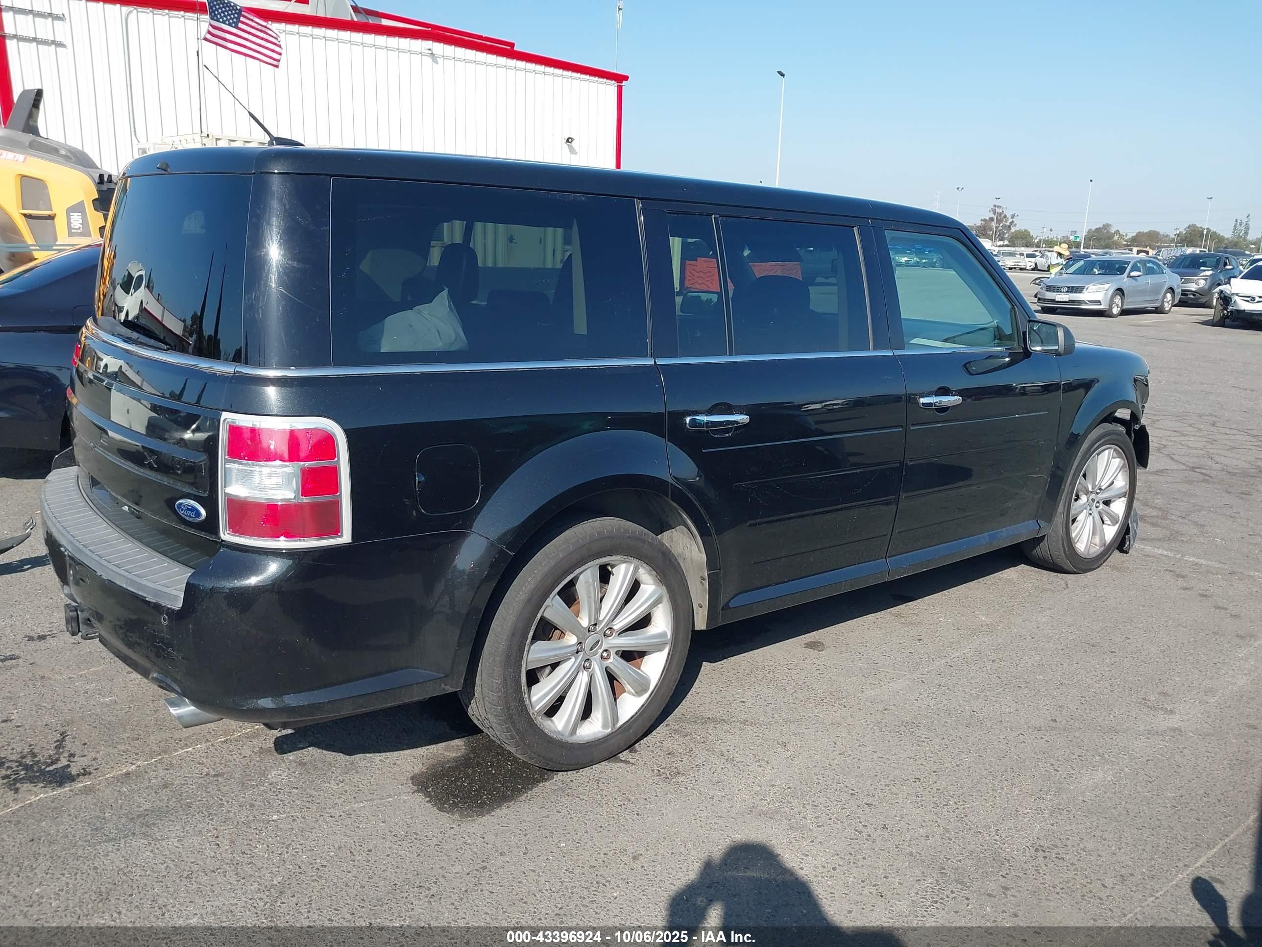 FORD FLEX image 4