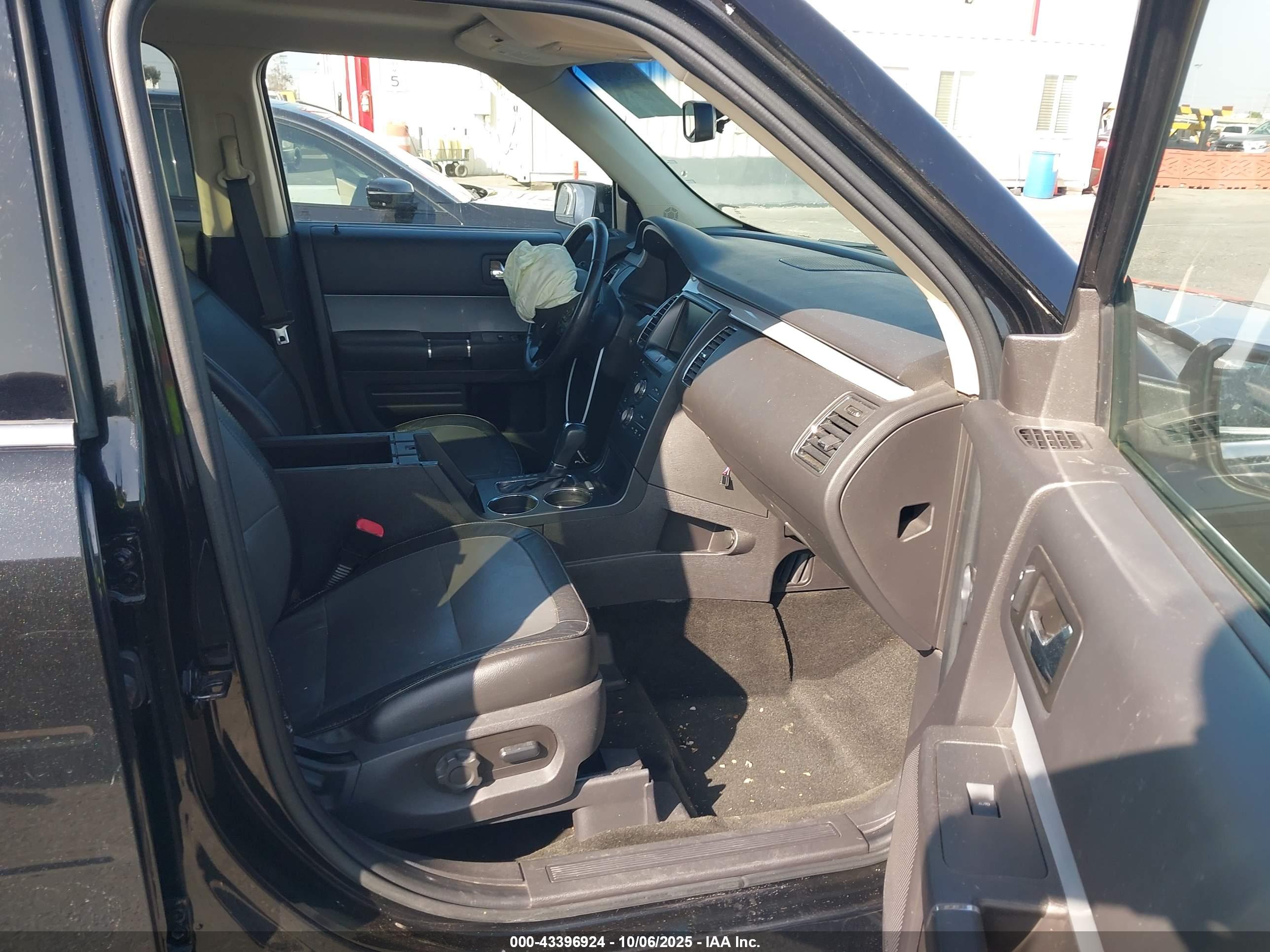 FORD FLEX image 5