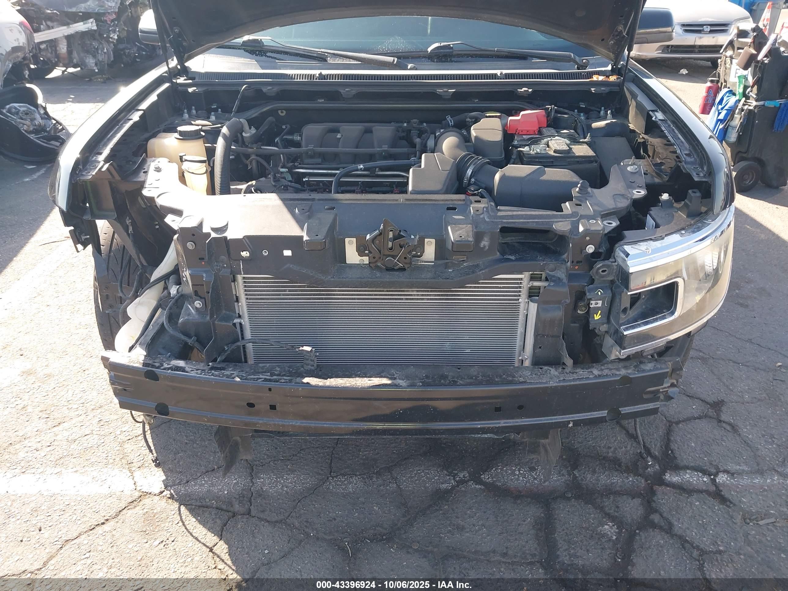 FORD FLEX image 6