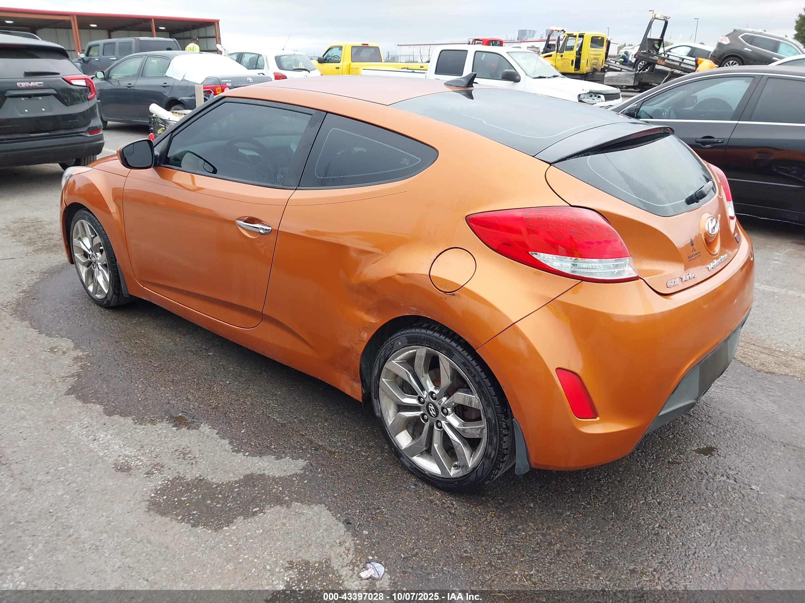 HYUNDAI VELOSTER image 3
