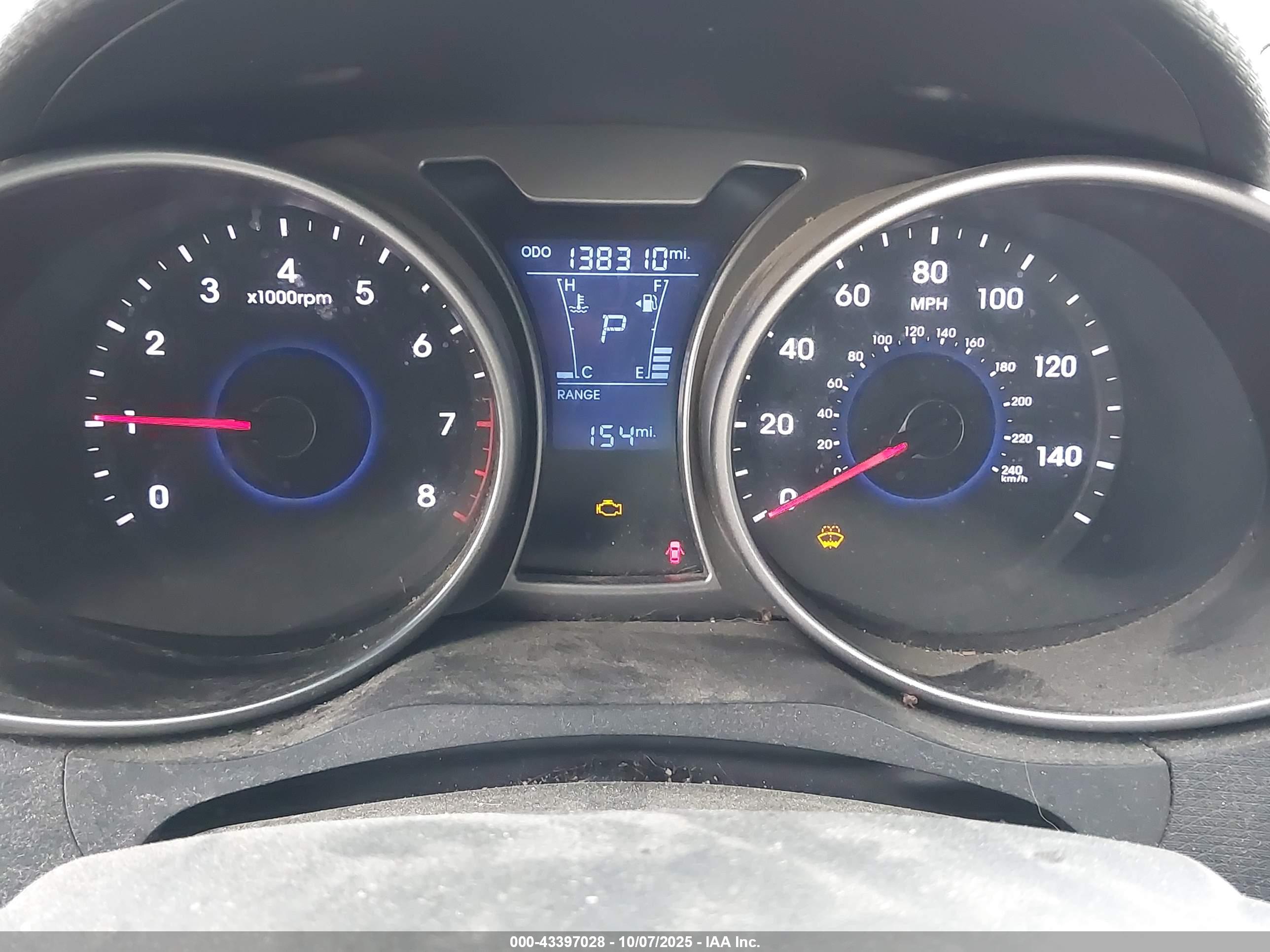 HYUNDAI VELOSTER image 7