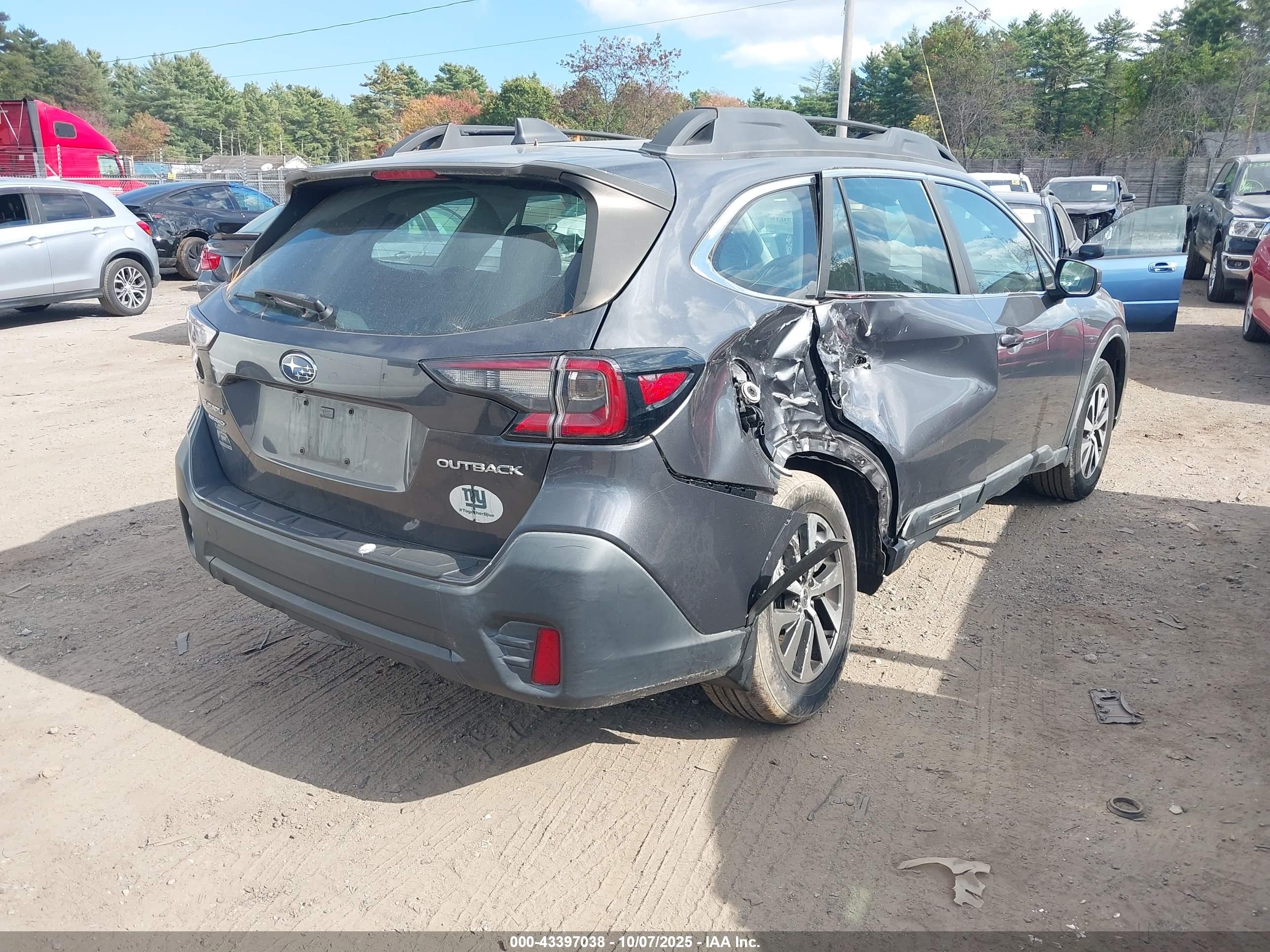 SUBARU OUTBACK image 4