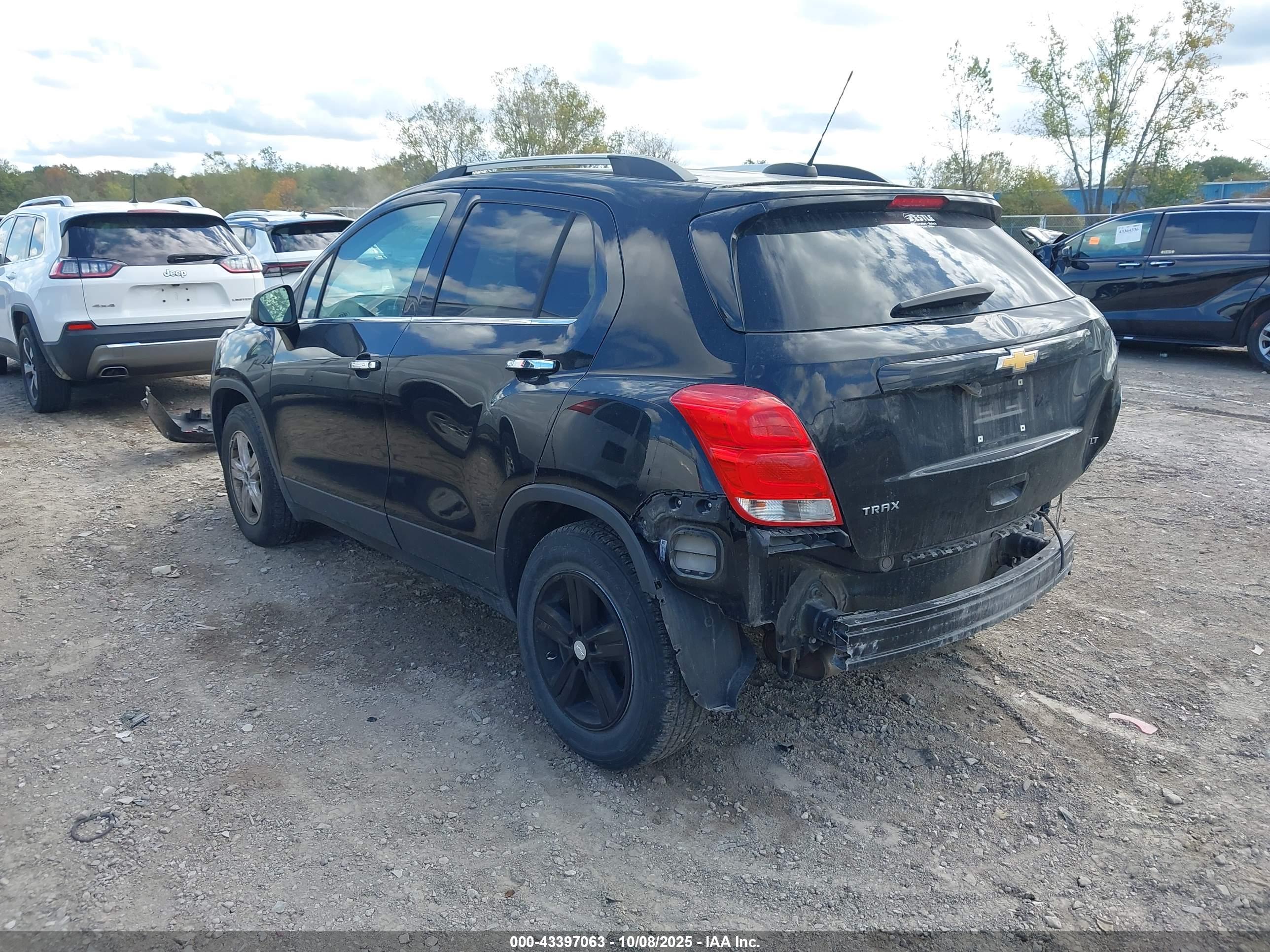 CHEVROLET TRAX image 3