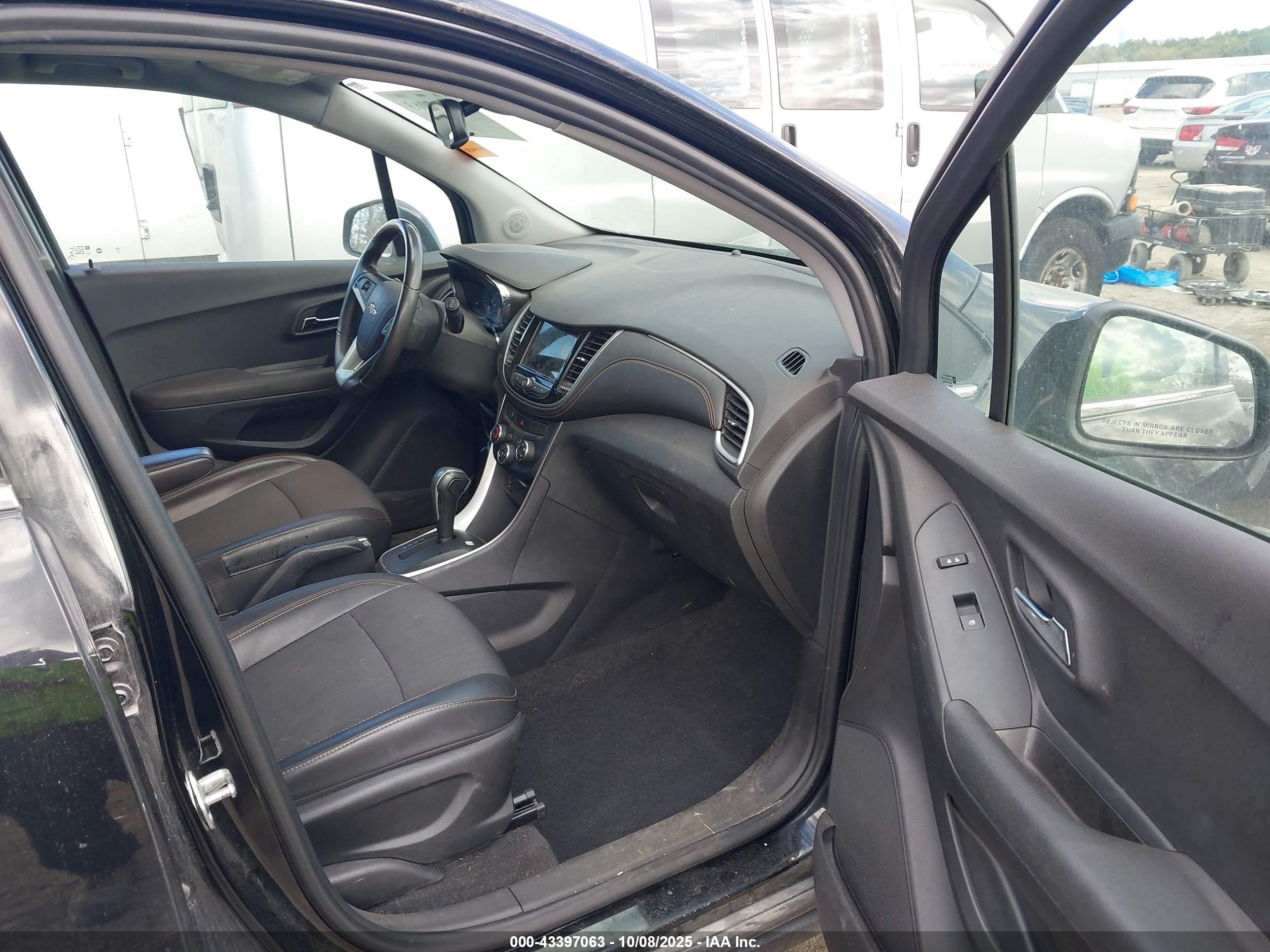 CHEVROLET TRAX image 5