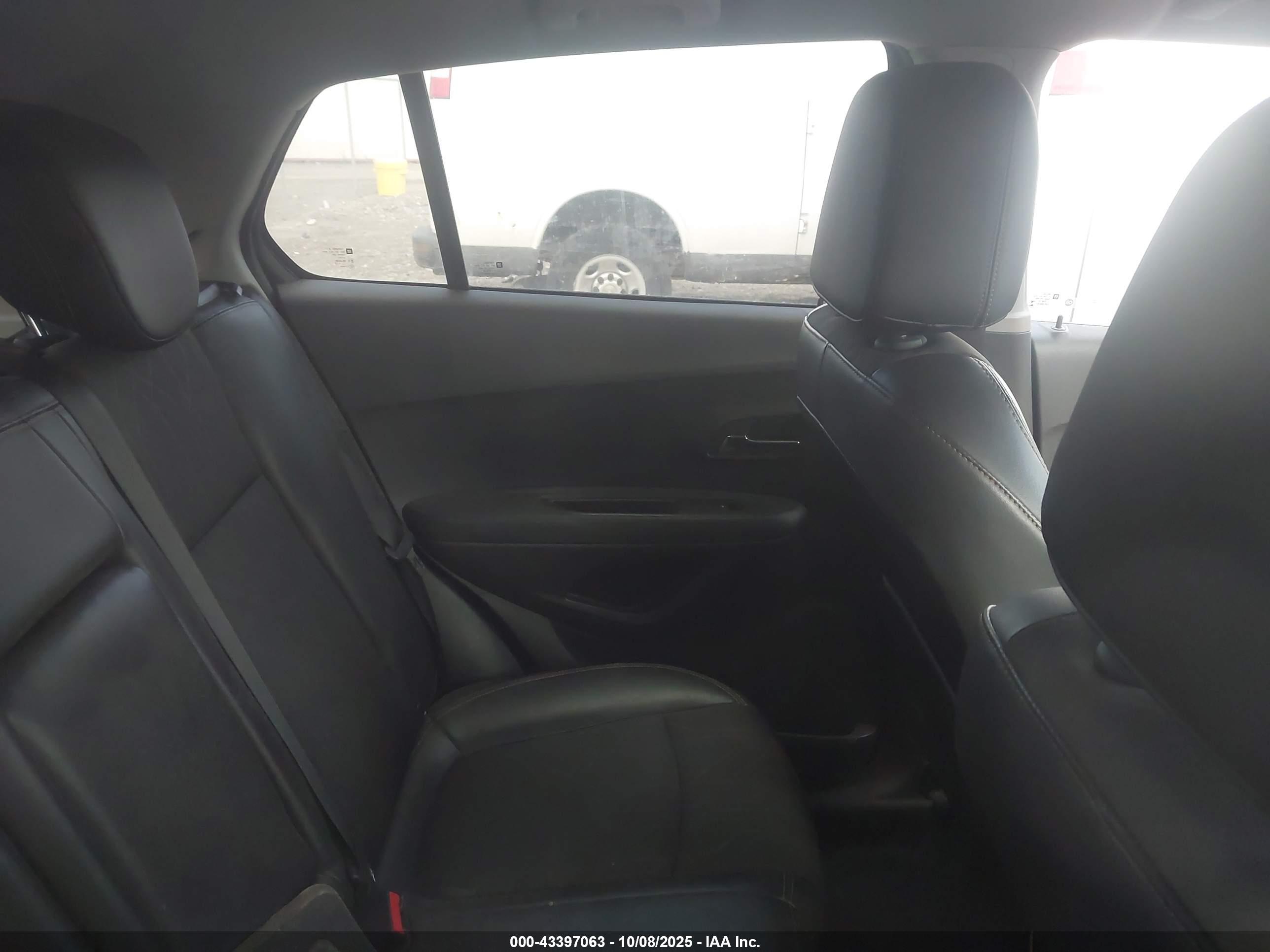 CHEVROLET TRAX image 8