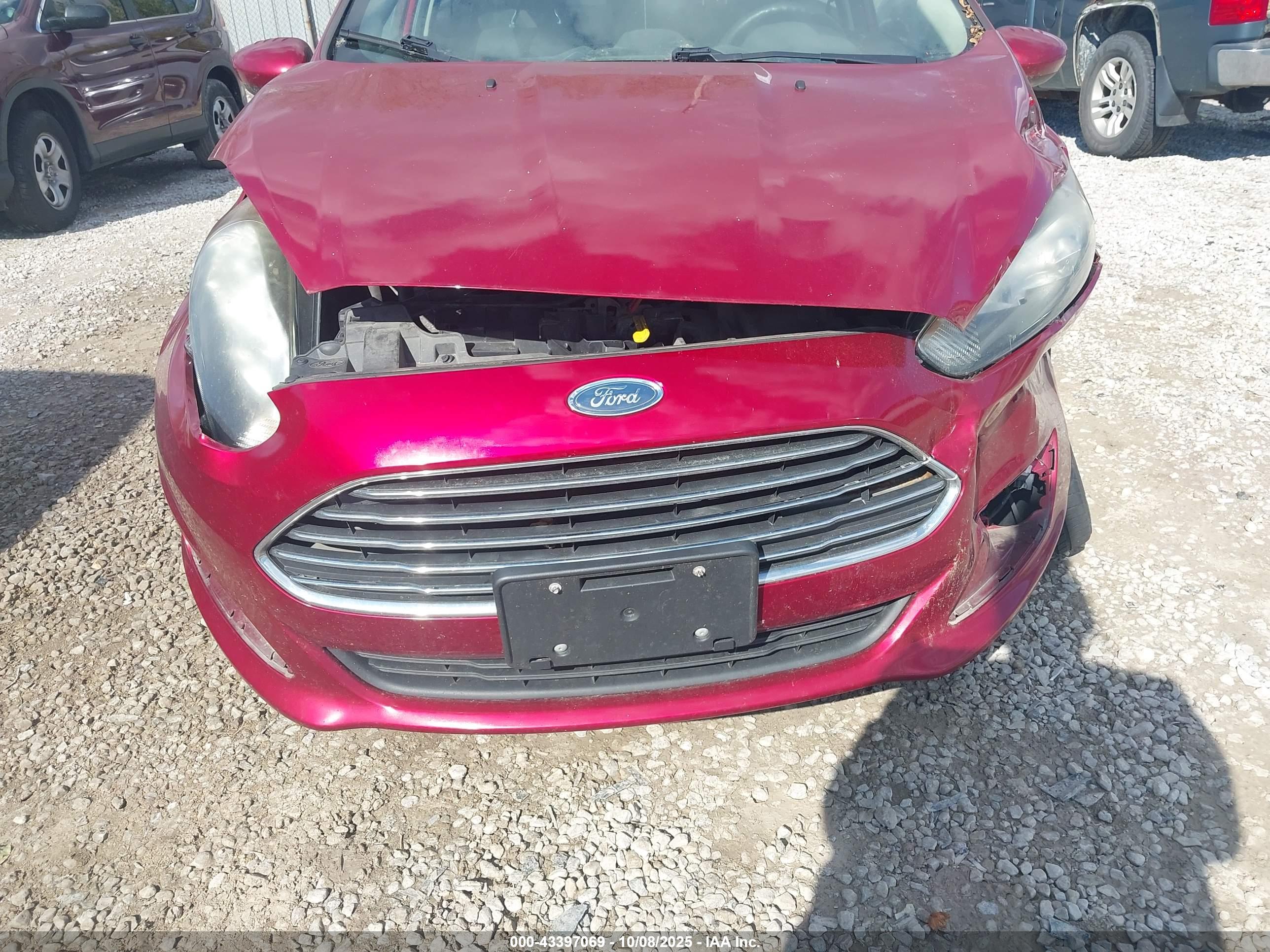 FORD FIESTA image 6