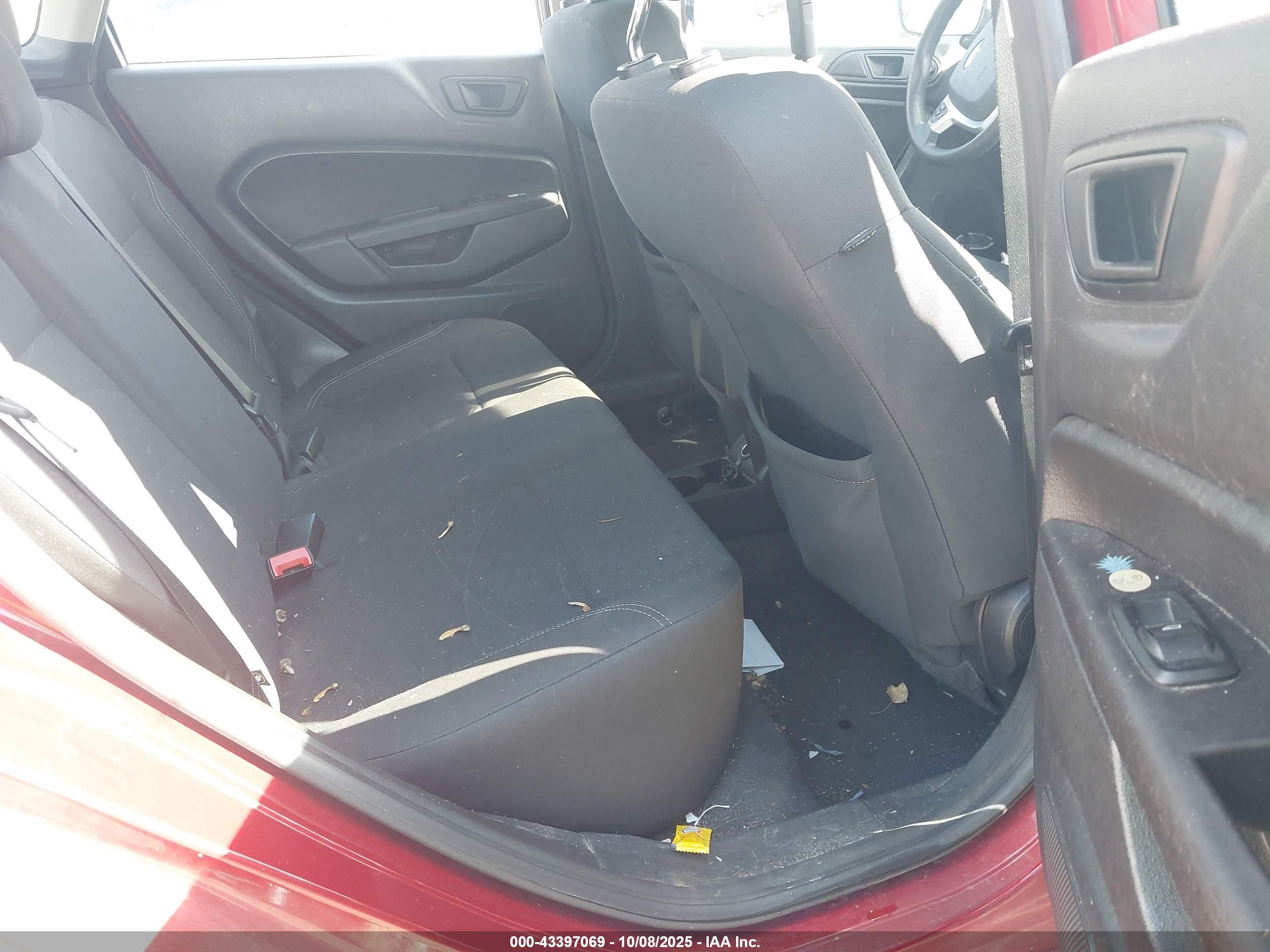 FORD FIESTA image 8