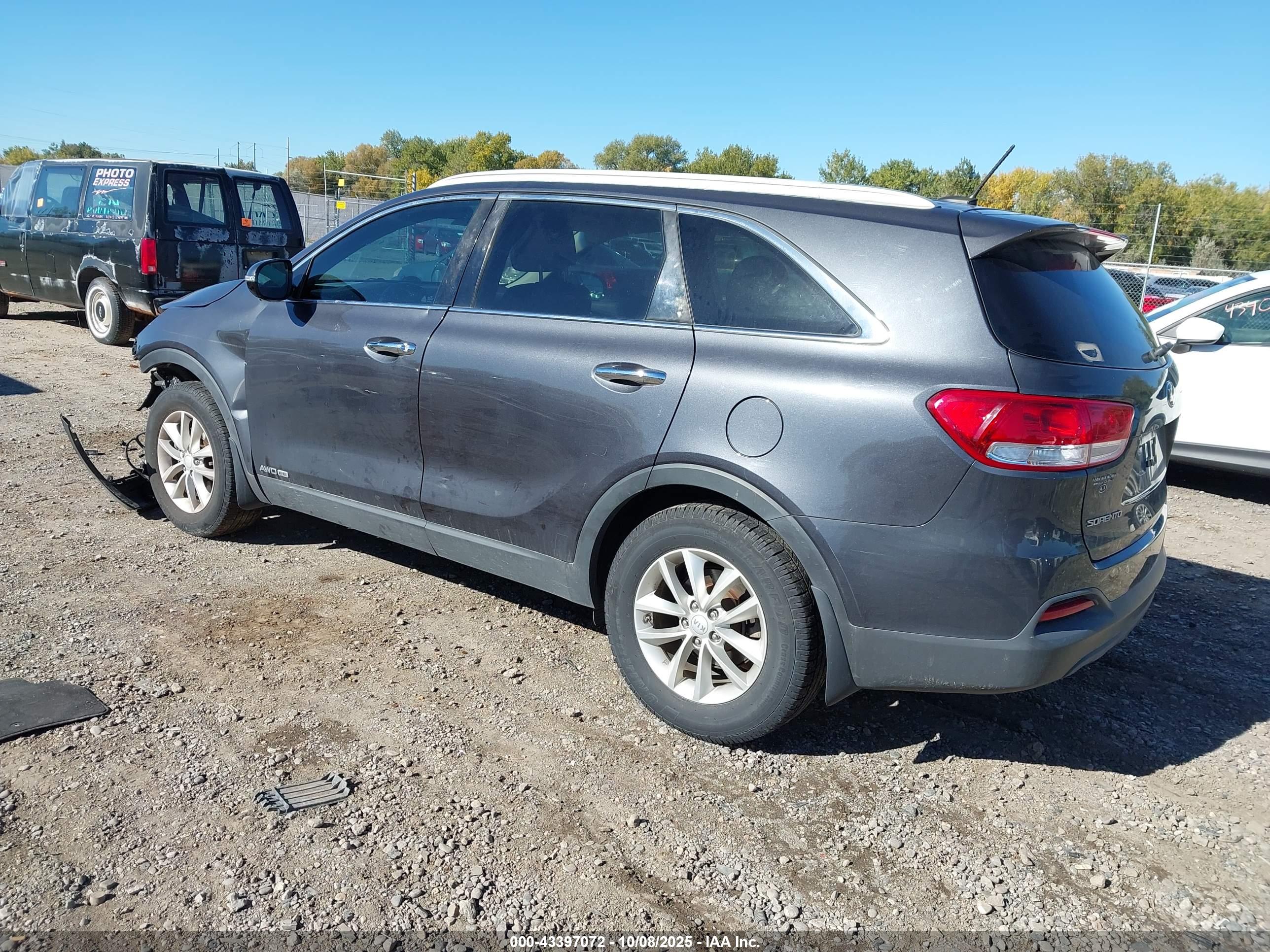 KIA SORENTO image 3