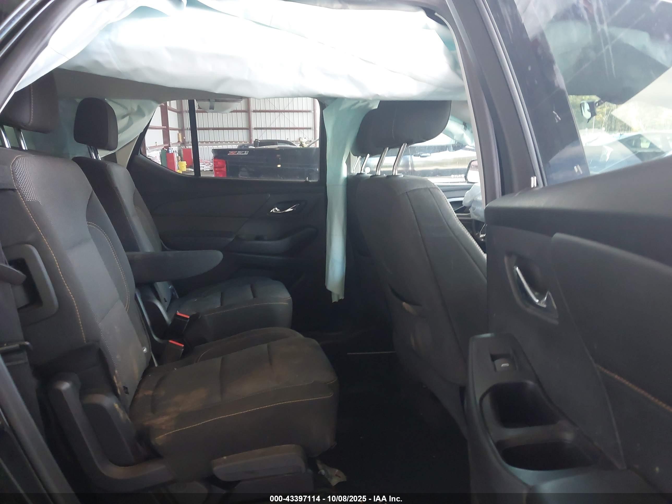 CHEVROLET TRAVERSE image 8