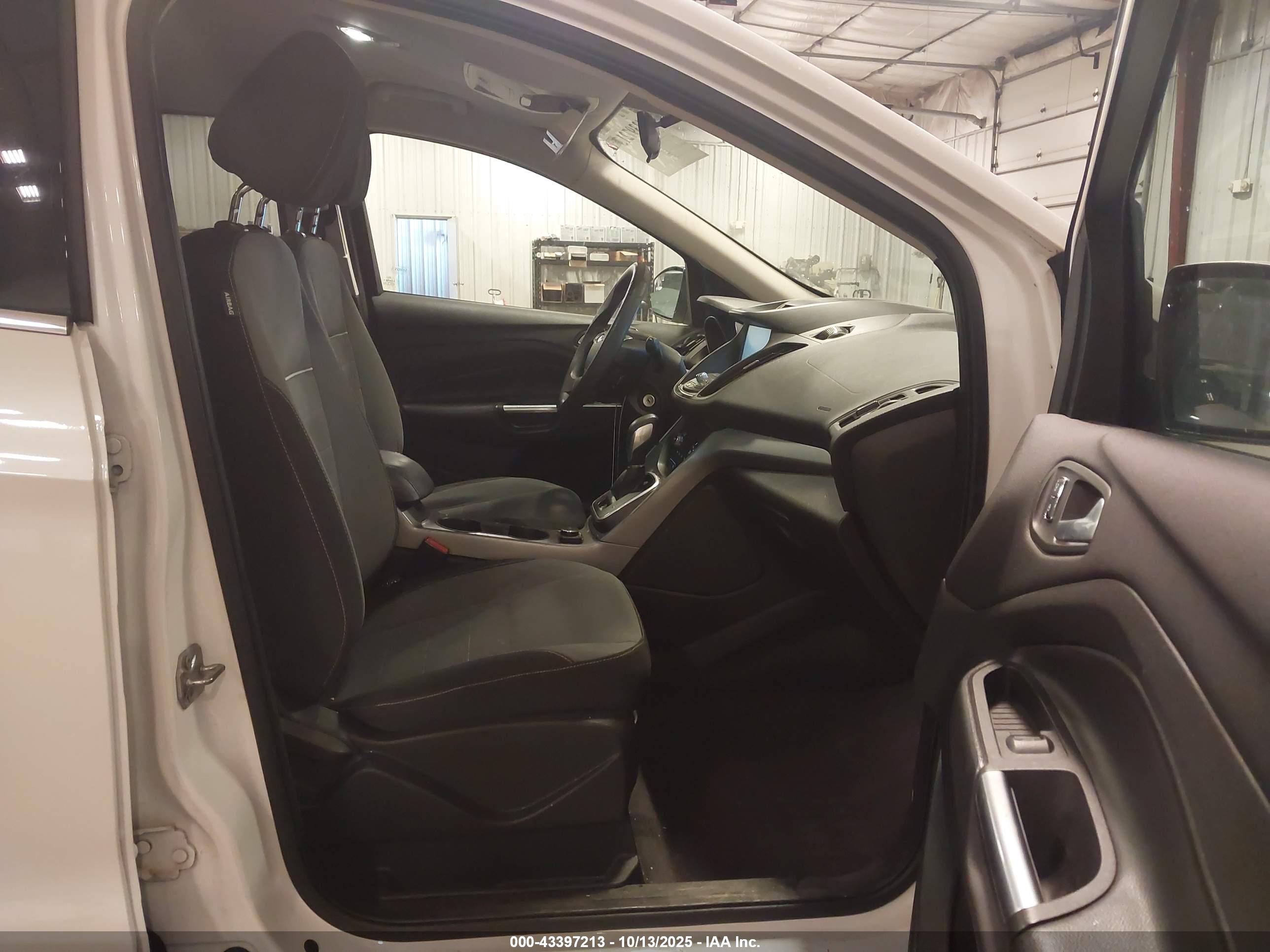 FORD ESCAPE image 5