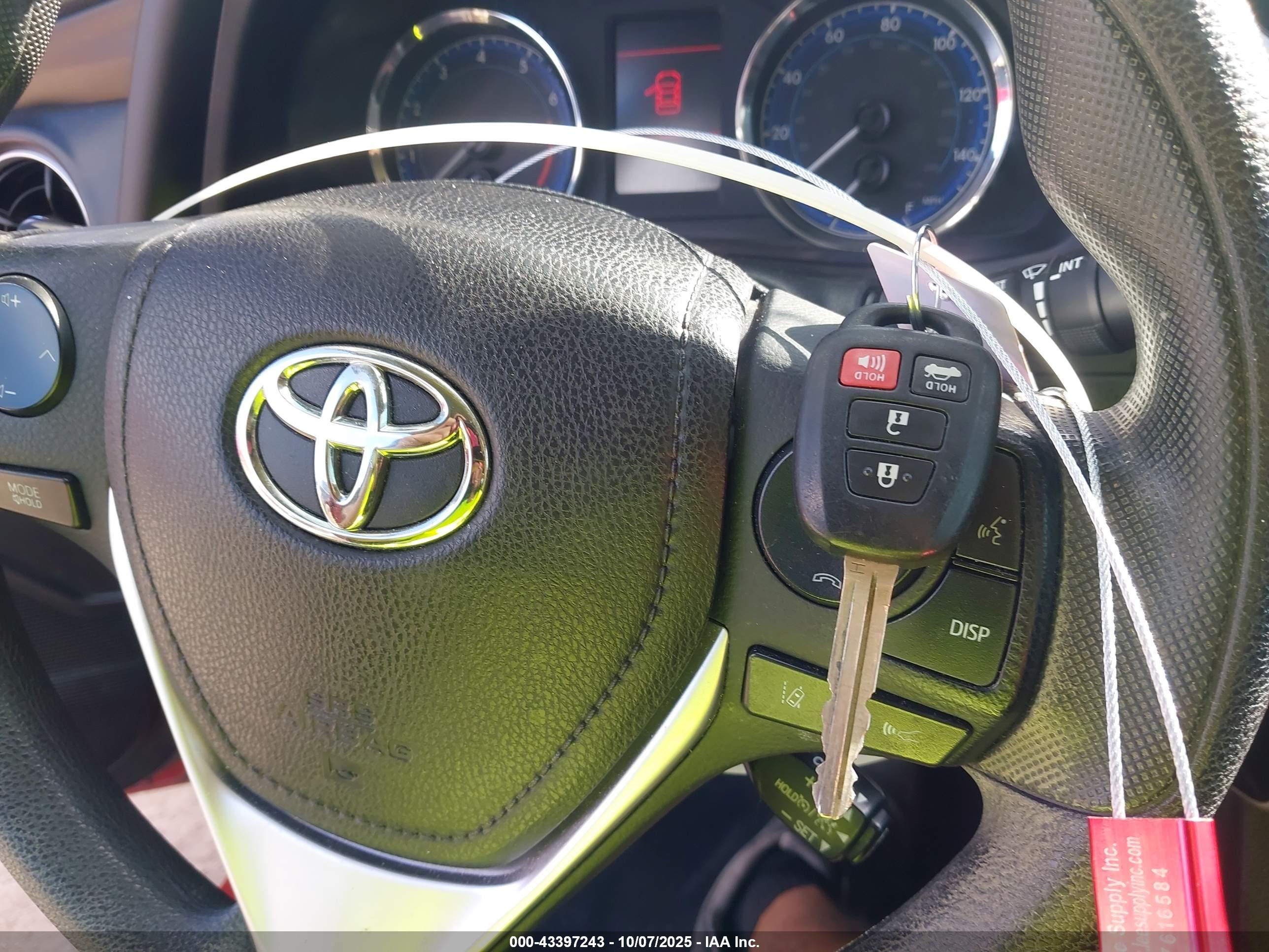 TOYOTA COROLLA image 11