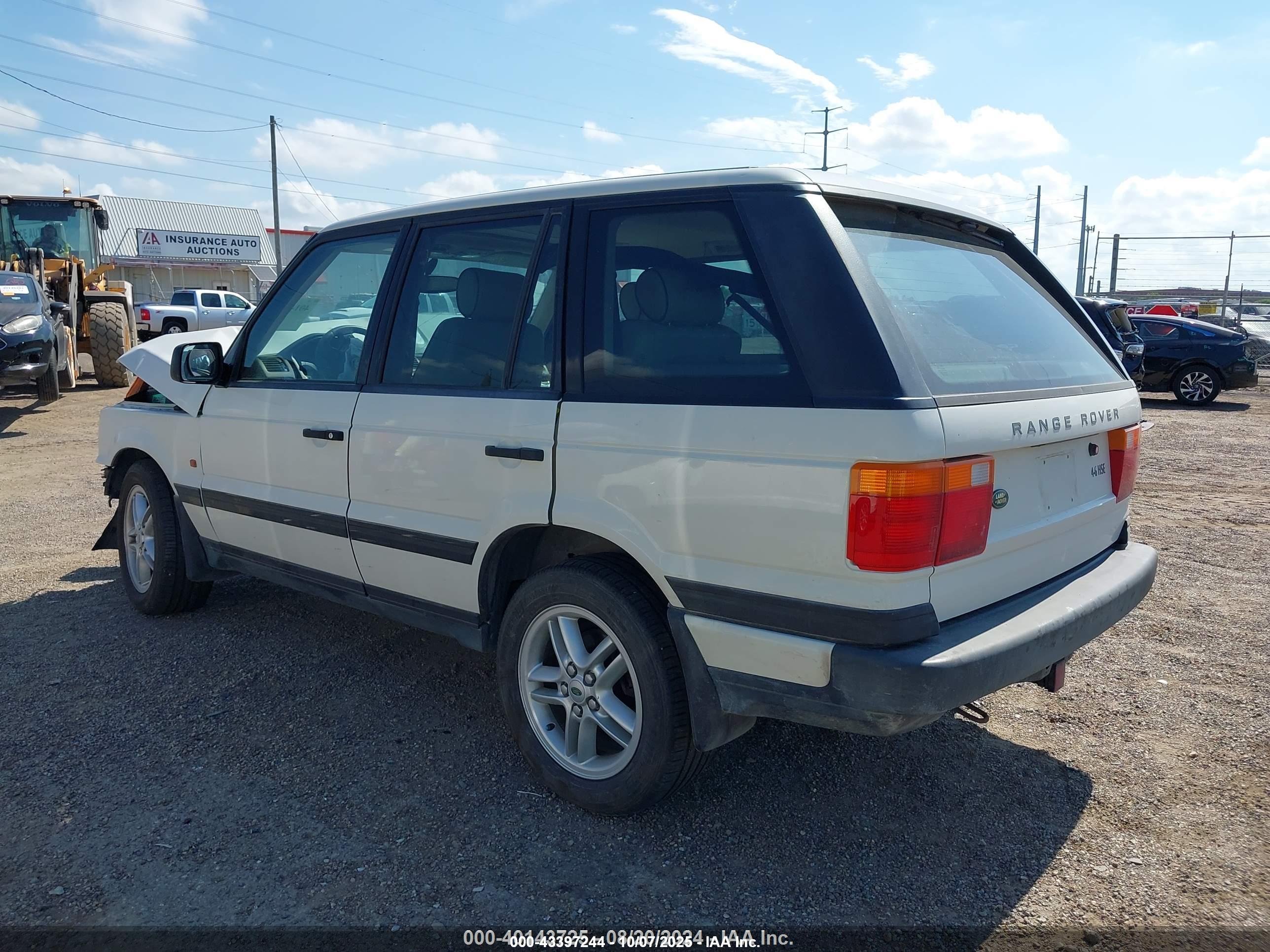 LAND ROVER image 3