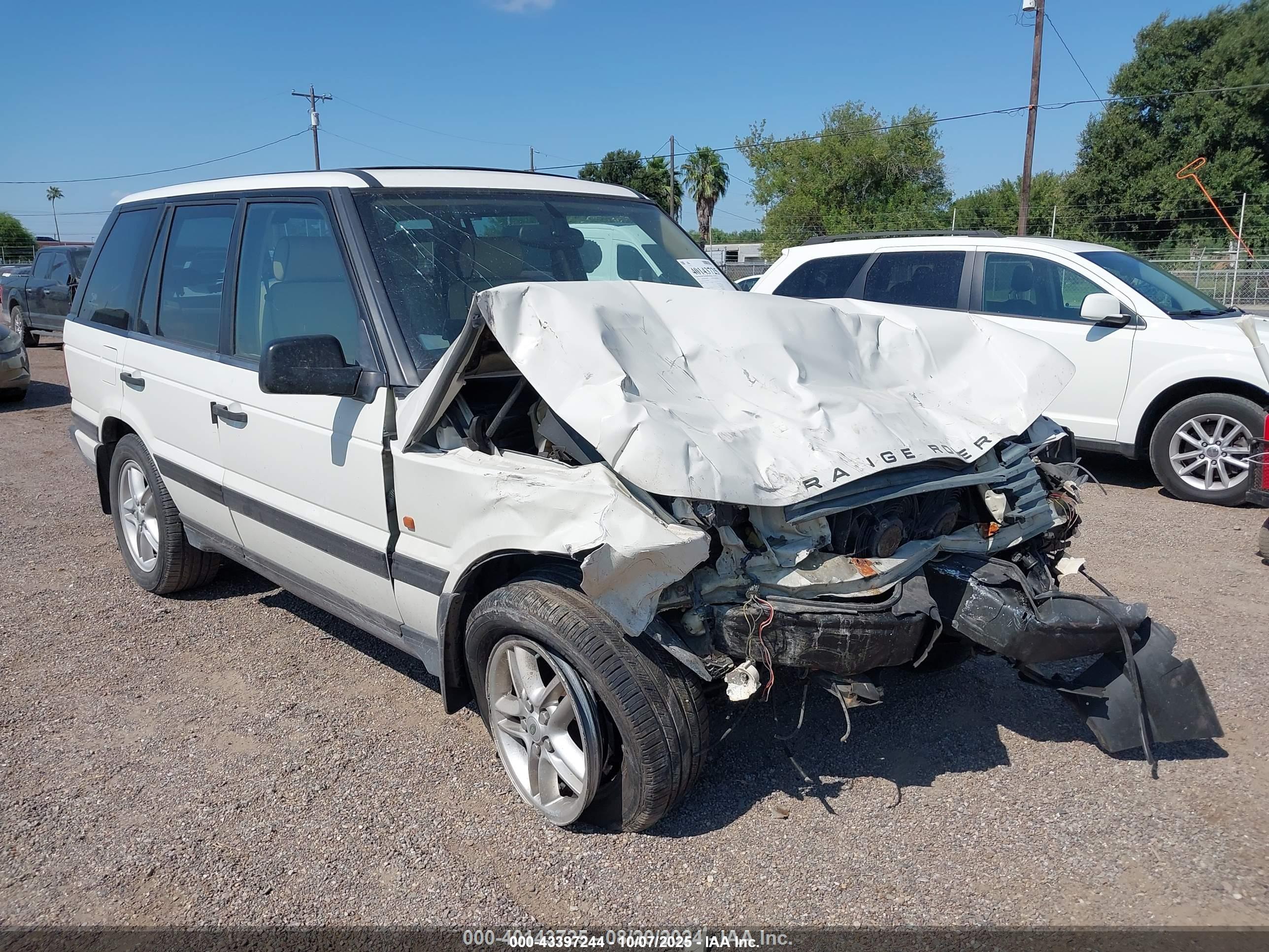 LAND ROVER image 6