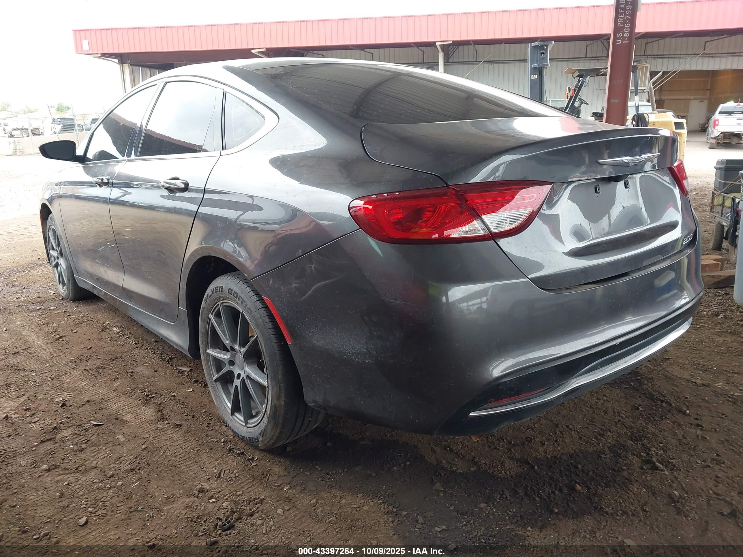 CHRYSLER 200 image 3