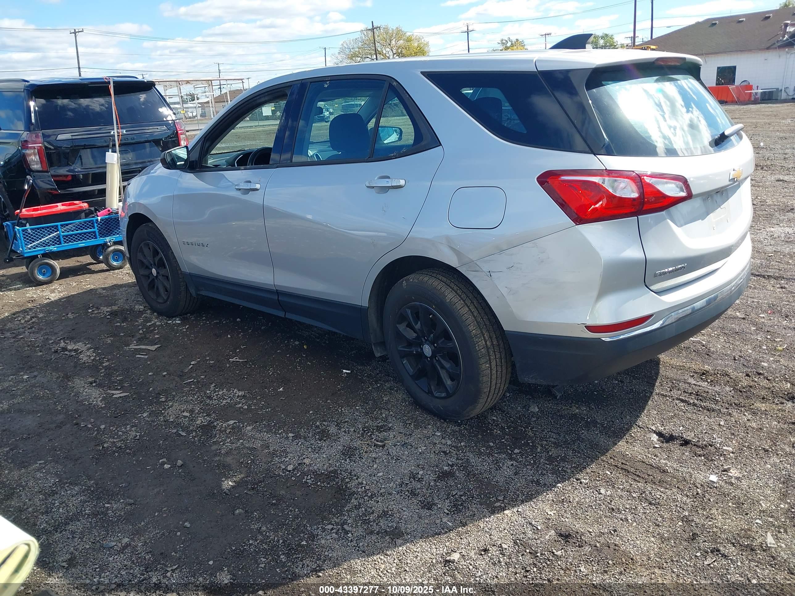 CHEVROLET EQUINOX image 3
