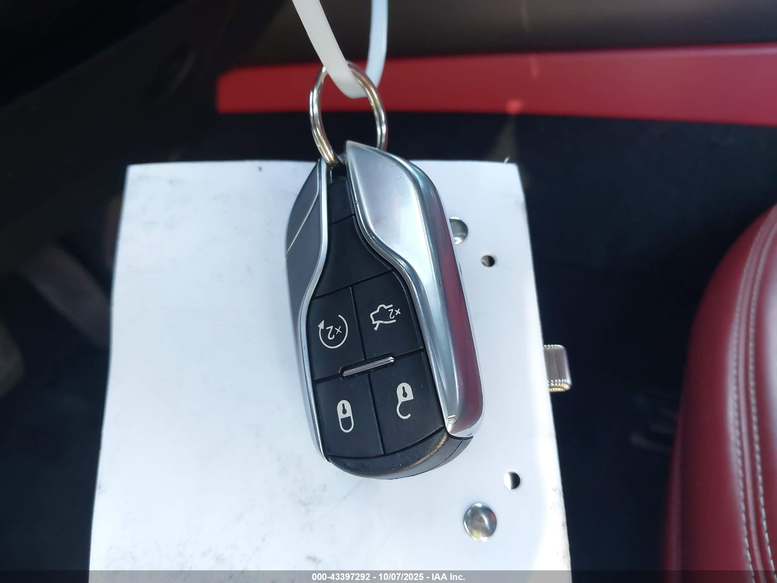 MASERATI LEVANTE image 11