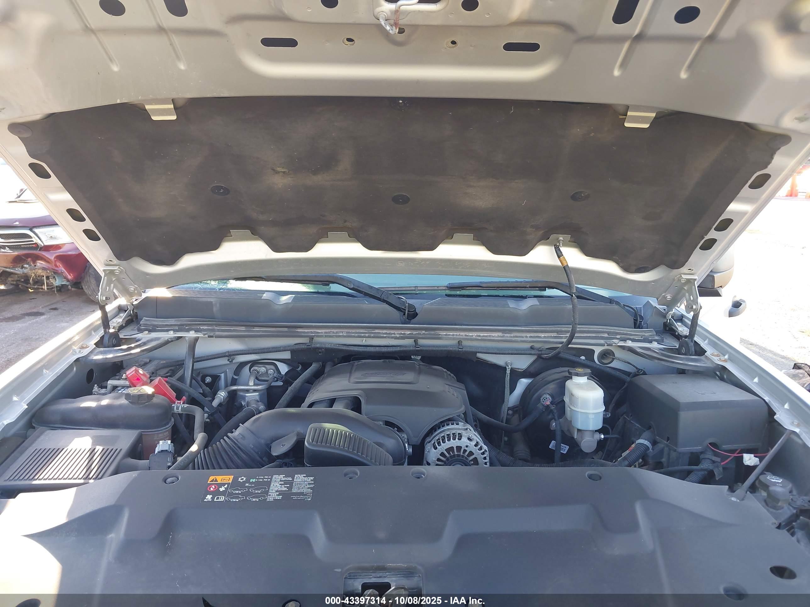 CHEVROLET SILVERADO image 10