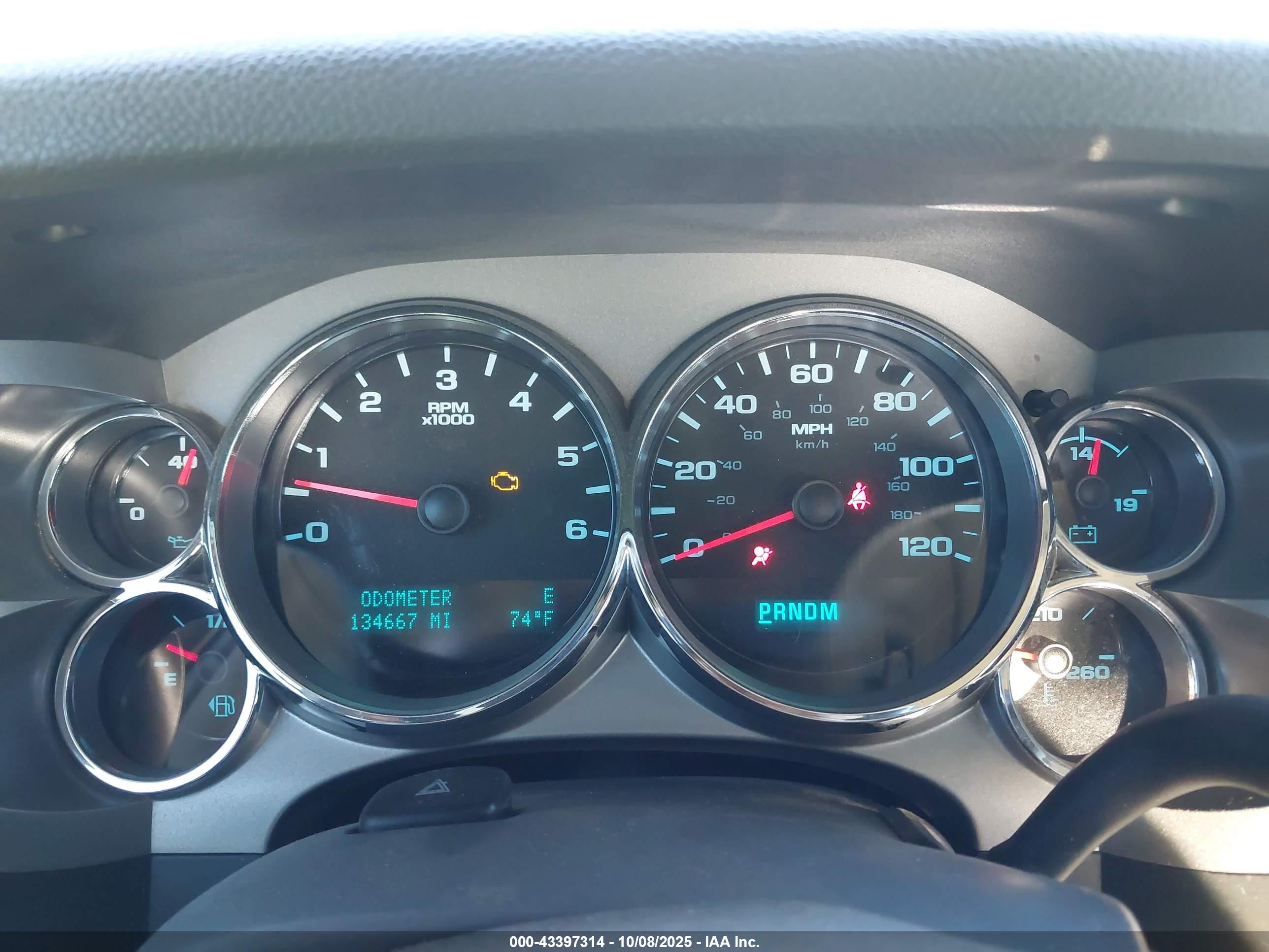 CHEVROLET SILVERADO image 7