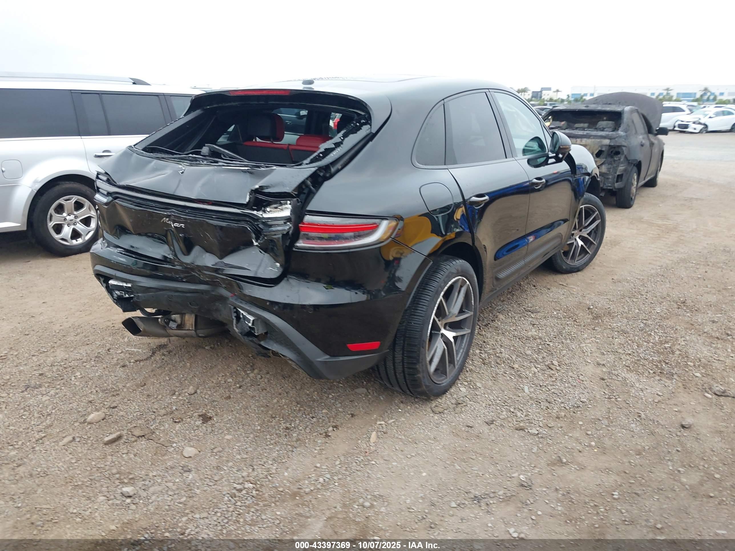 PORSCHE MACAN image 4