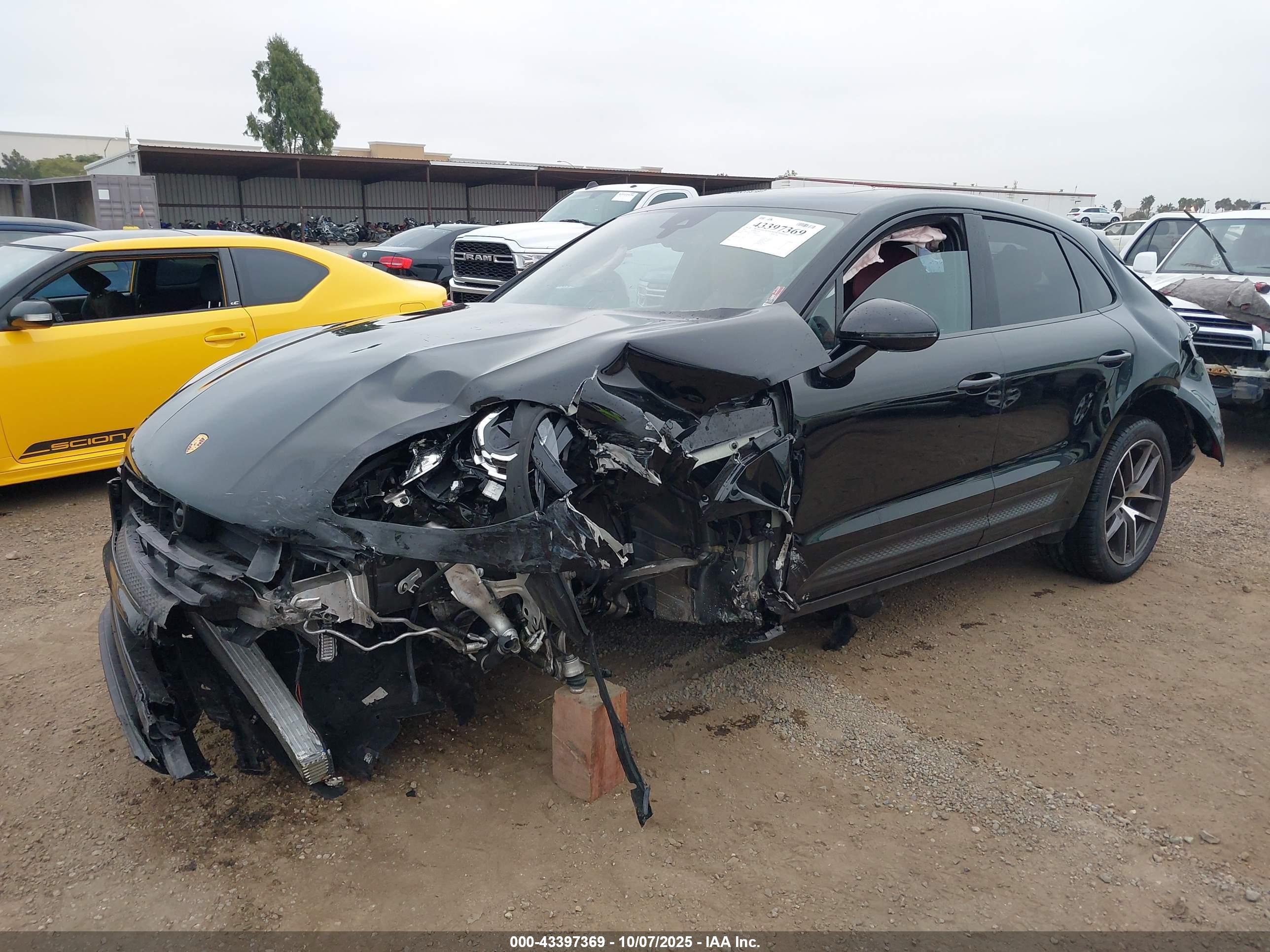 PORSCHE MACAN image 6