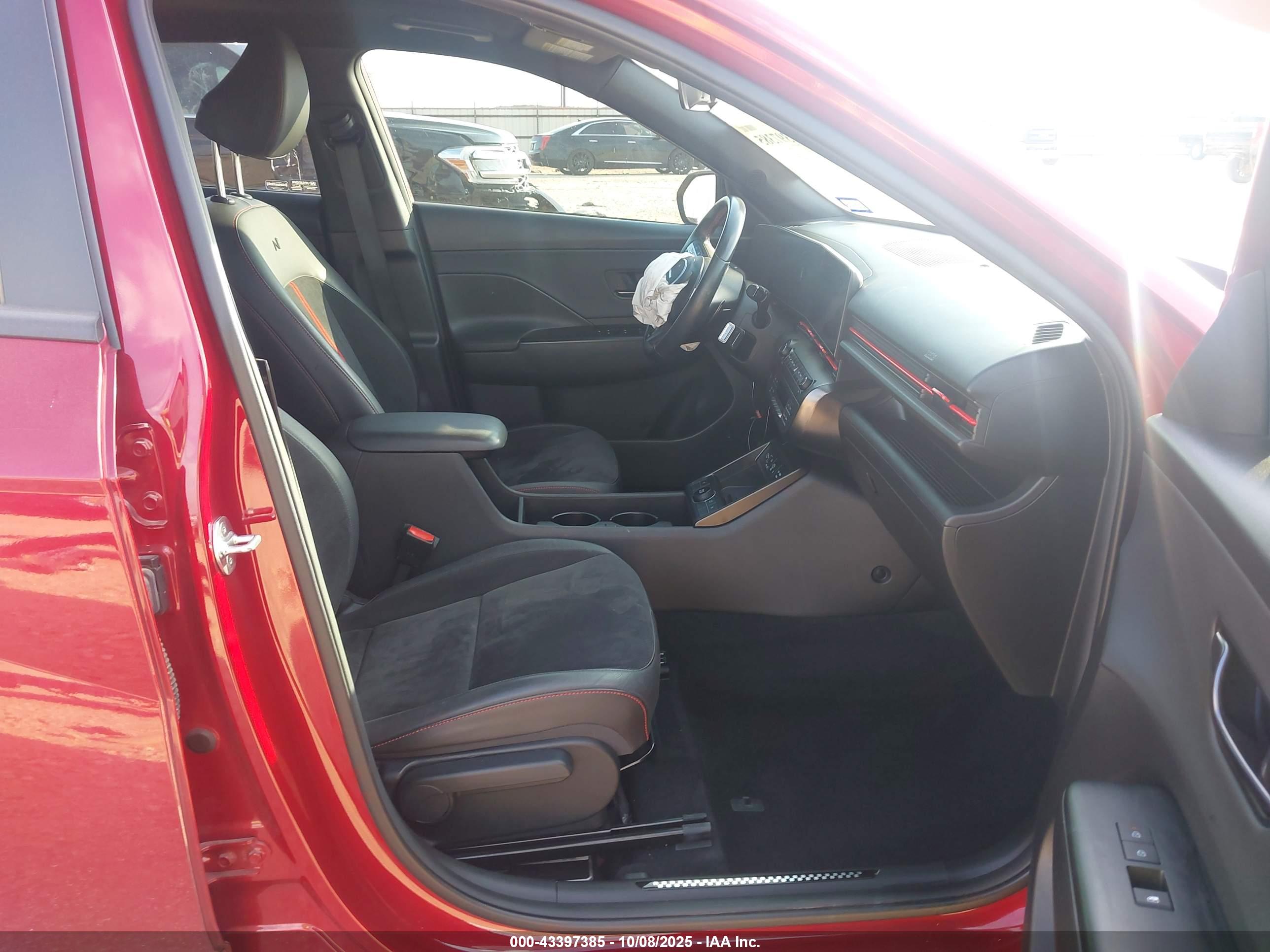 HYUNDAI KONA image 5