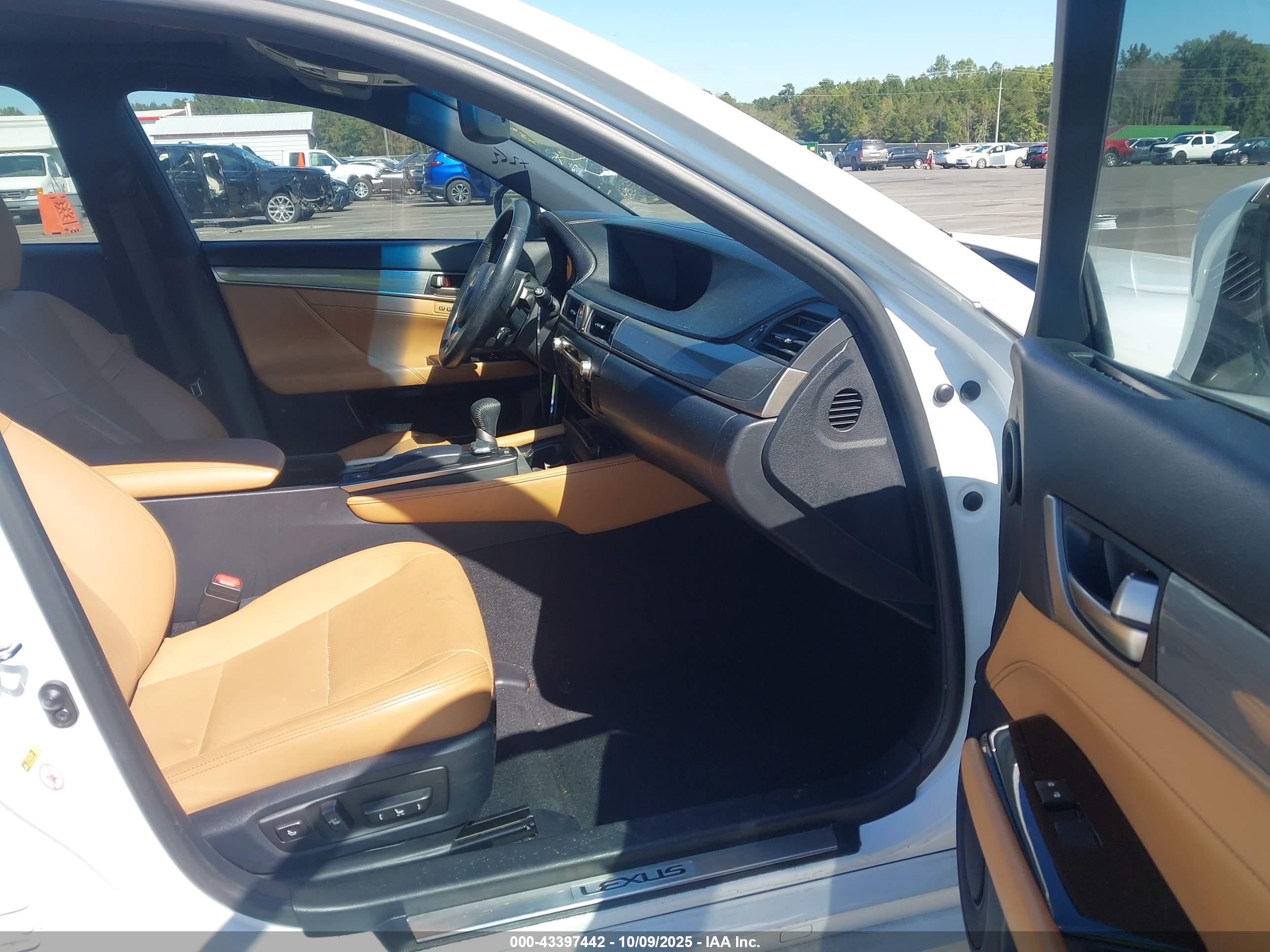 LEXUS GS image 5