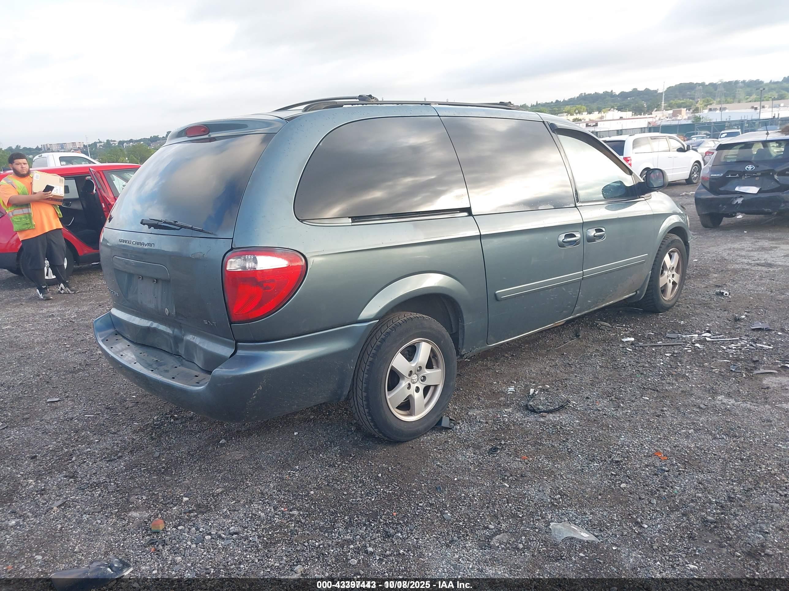 DODGE GRAND image 4