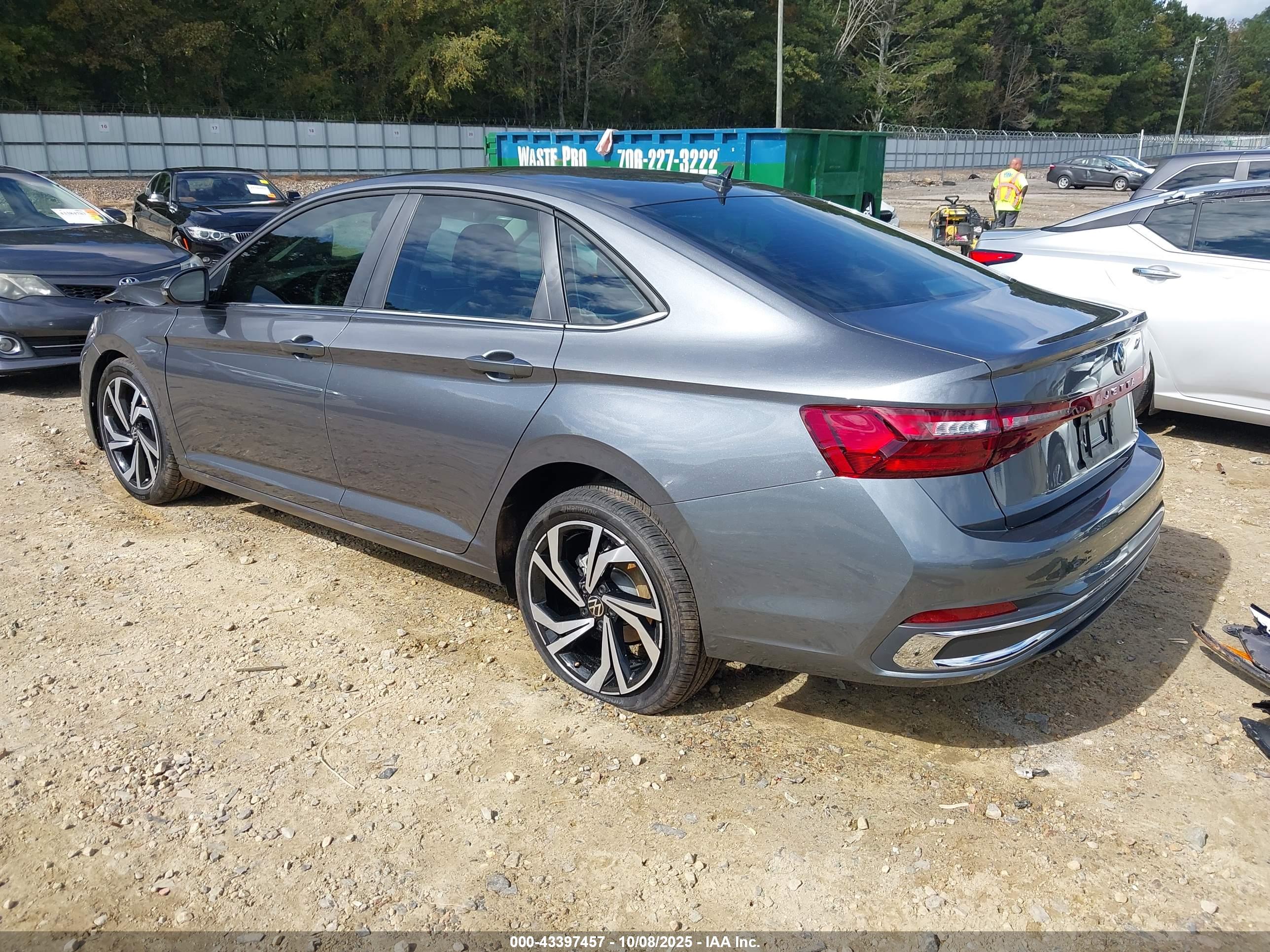 VOLKSWAGEN JETTA image 3