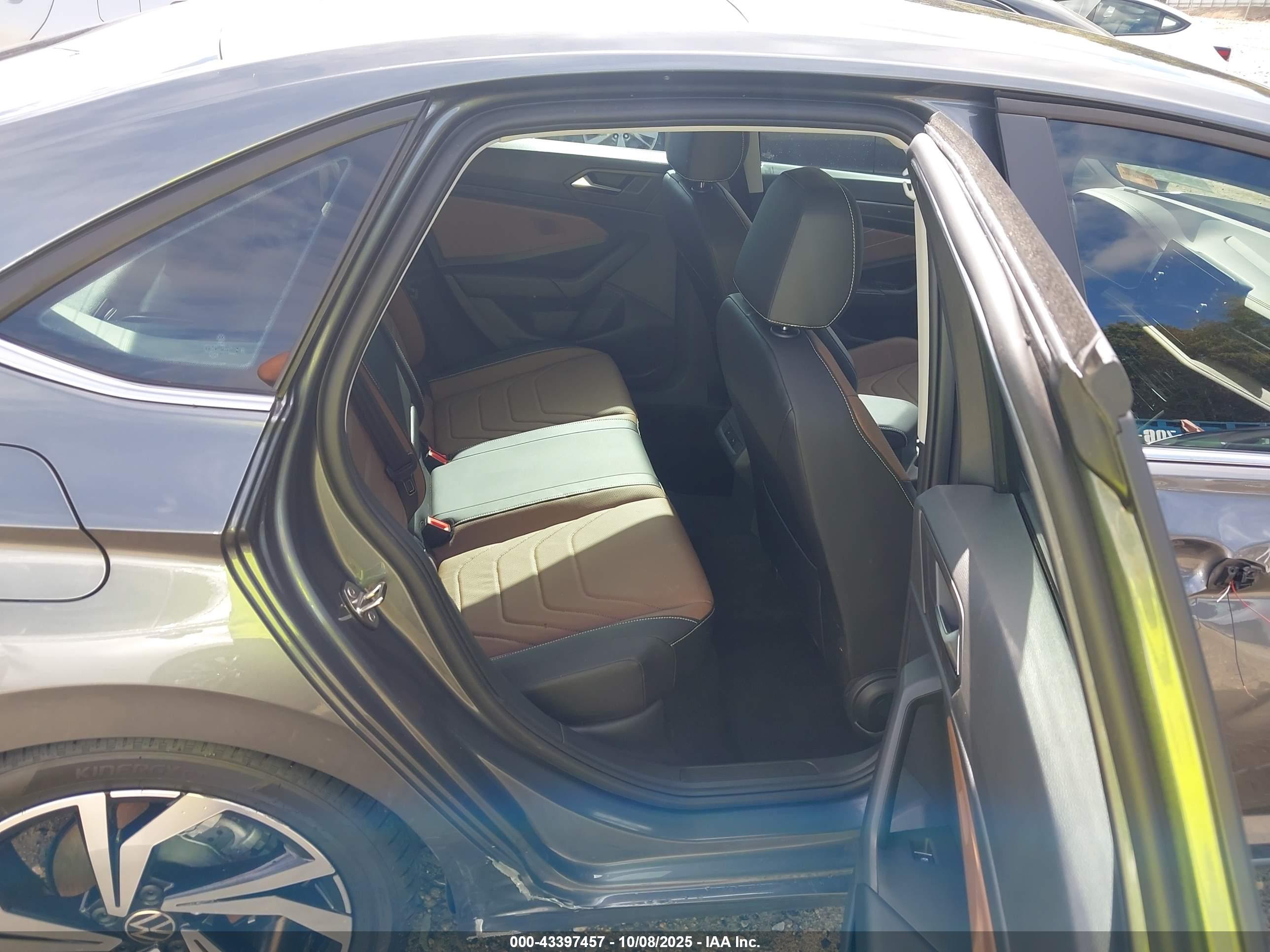 VOLKSWAGEN JETTA image 8