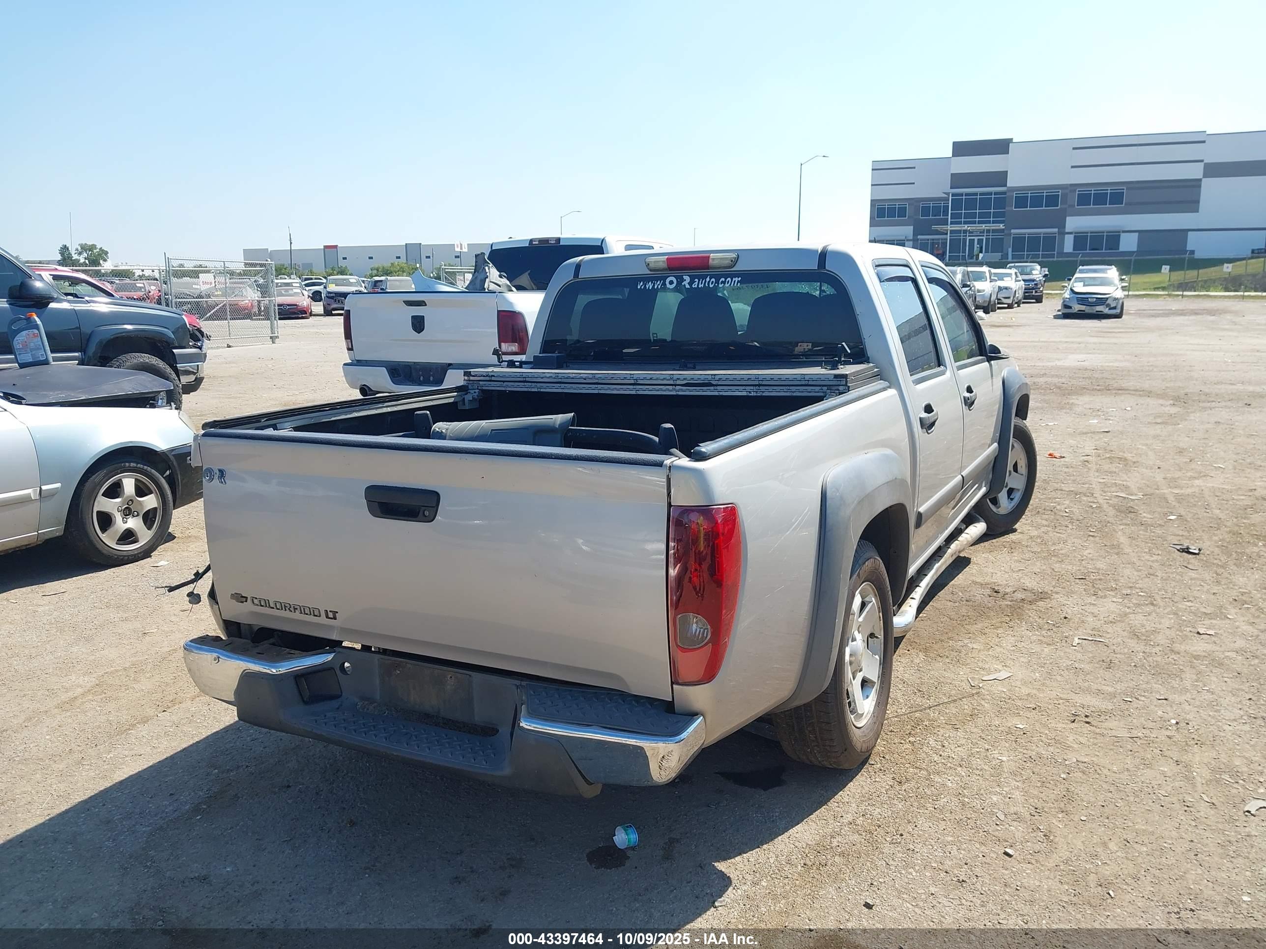 CHEVROLET COLORADO image 4