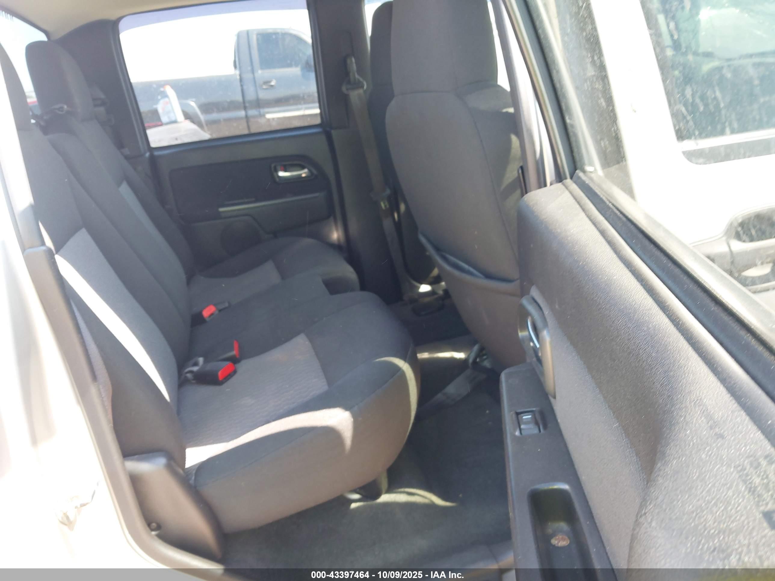 CHEVROLET COLORADO image 8