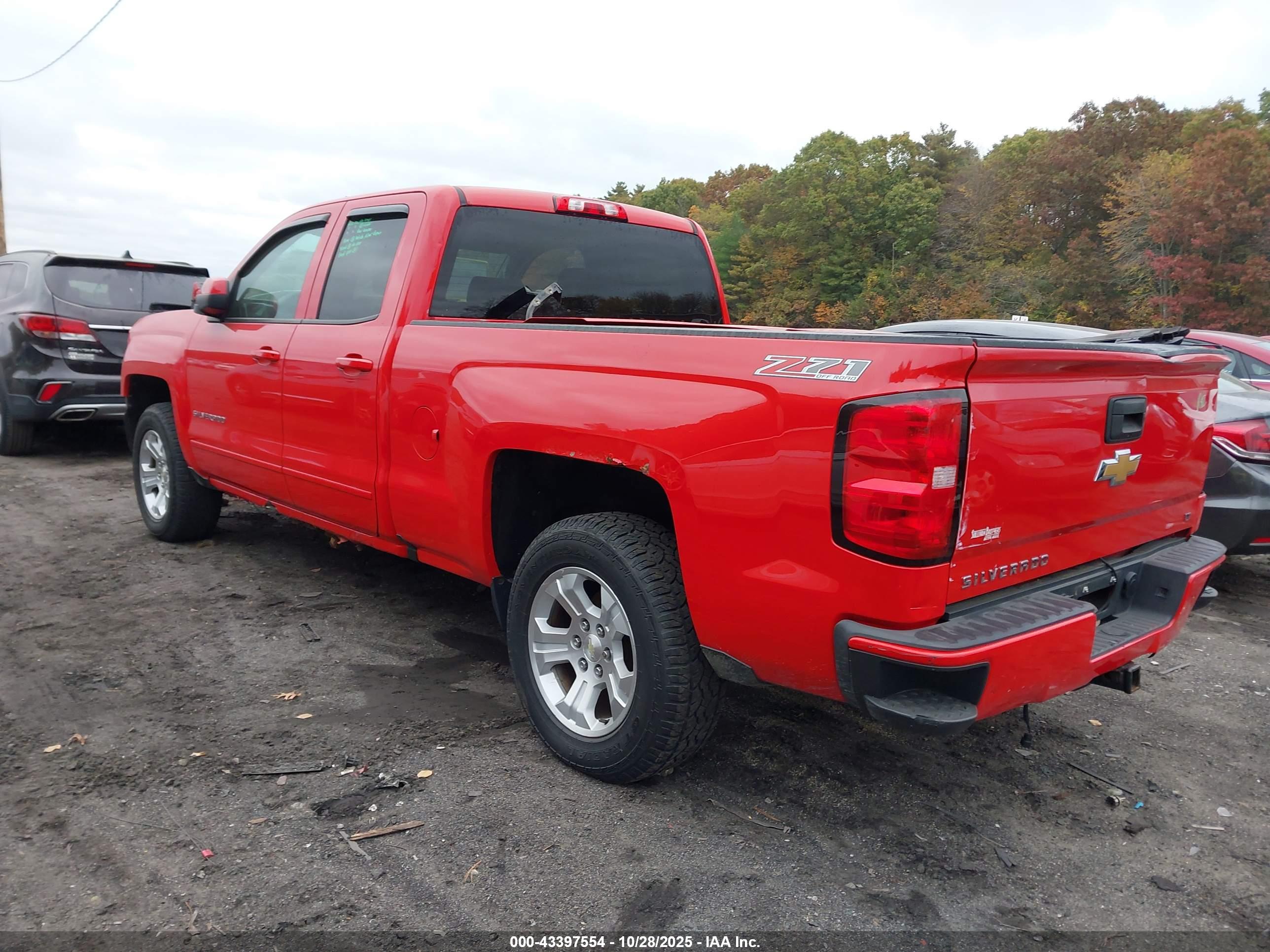 CHEVROLET SILVERADO image 3