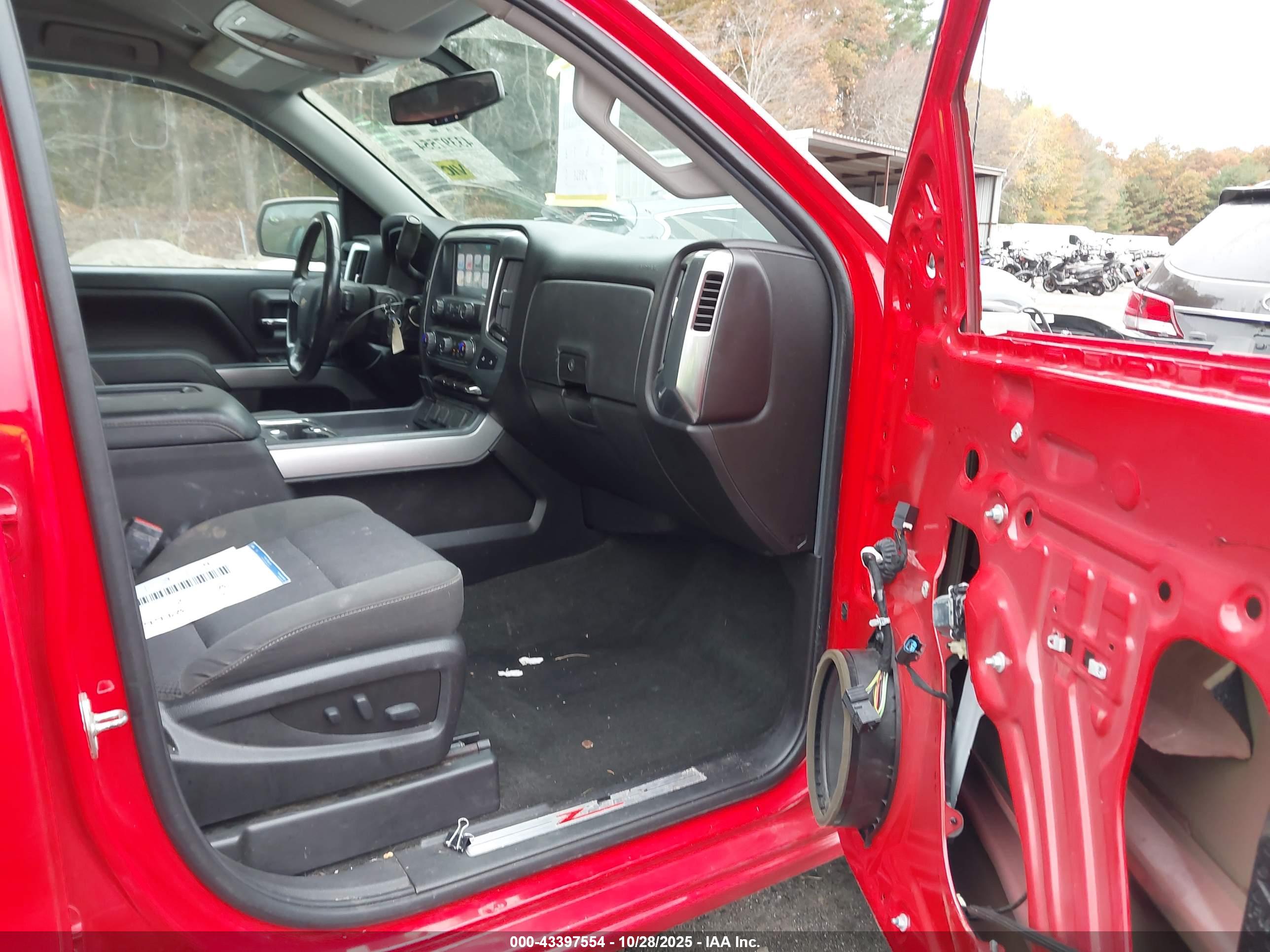 CHEVROLET SILVERADO image 5