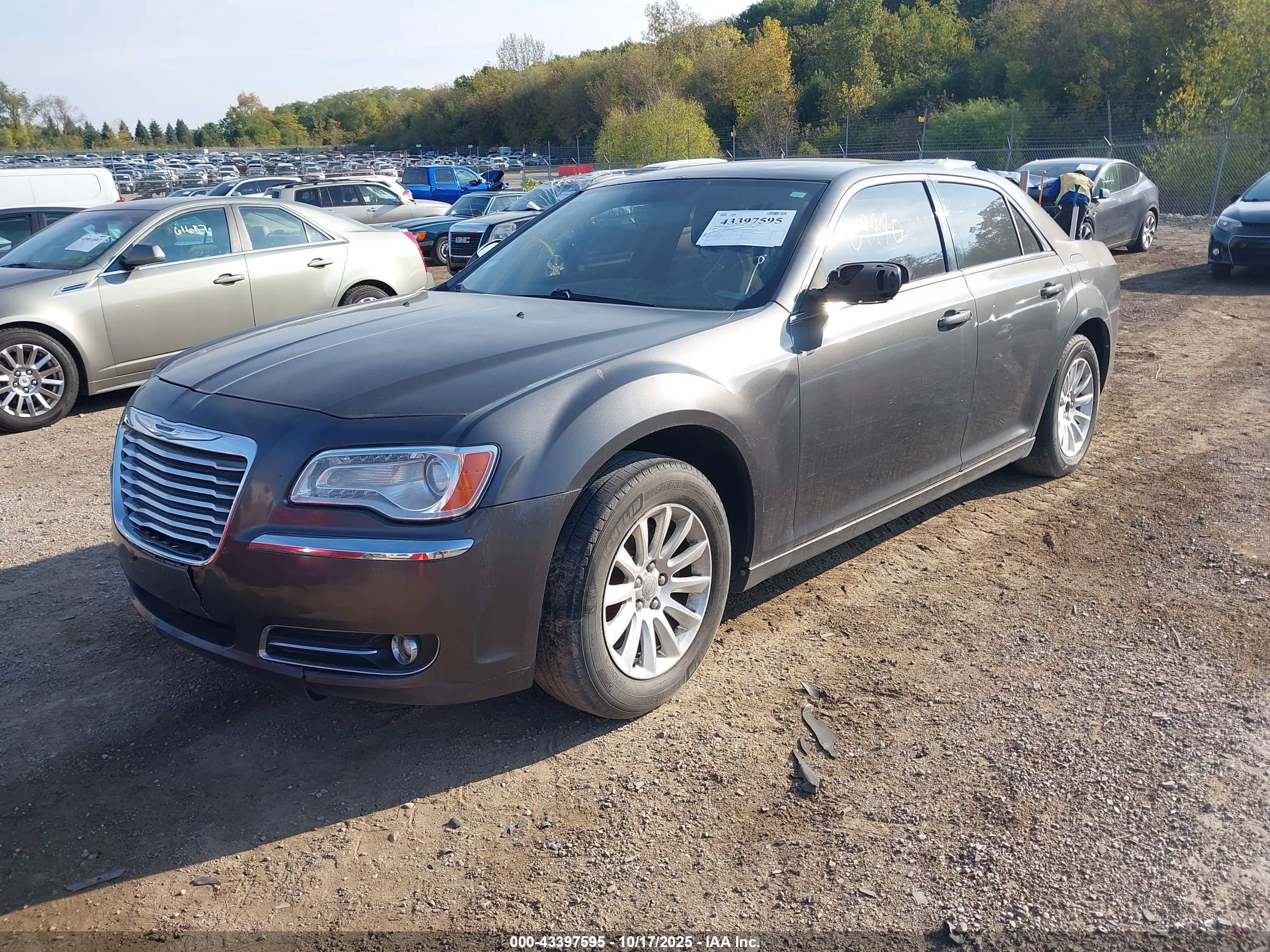 CHRYSLER 300 image 2
