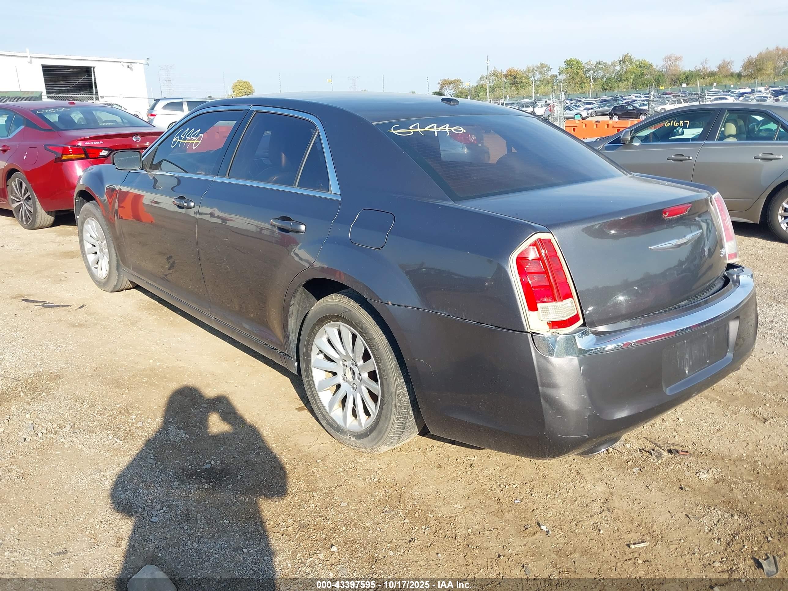CHRYSLER 300 image 3