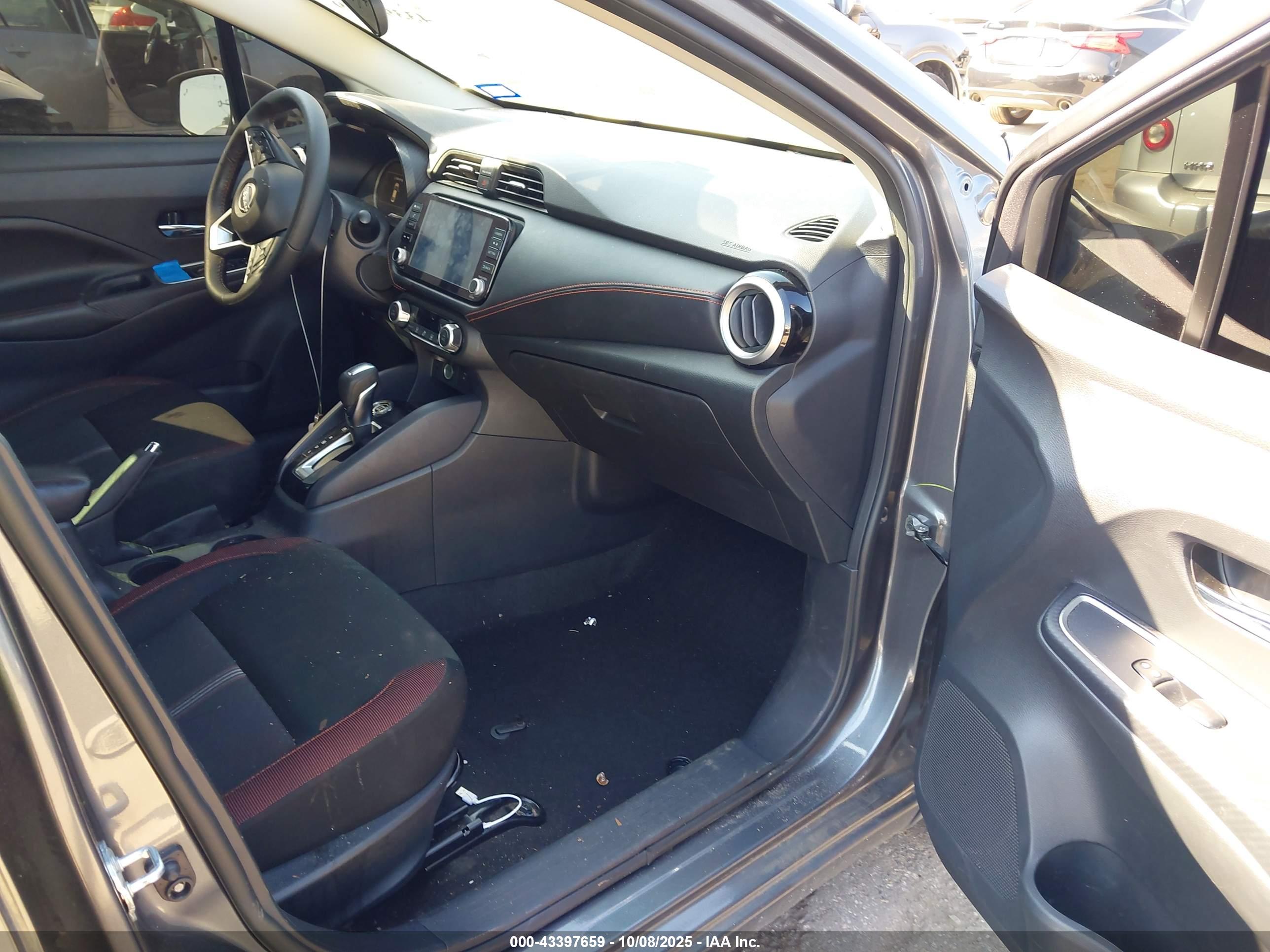 NISSAN VERSA image 5