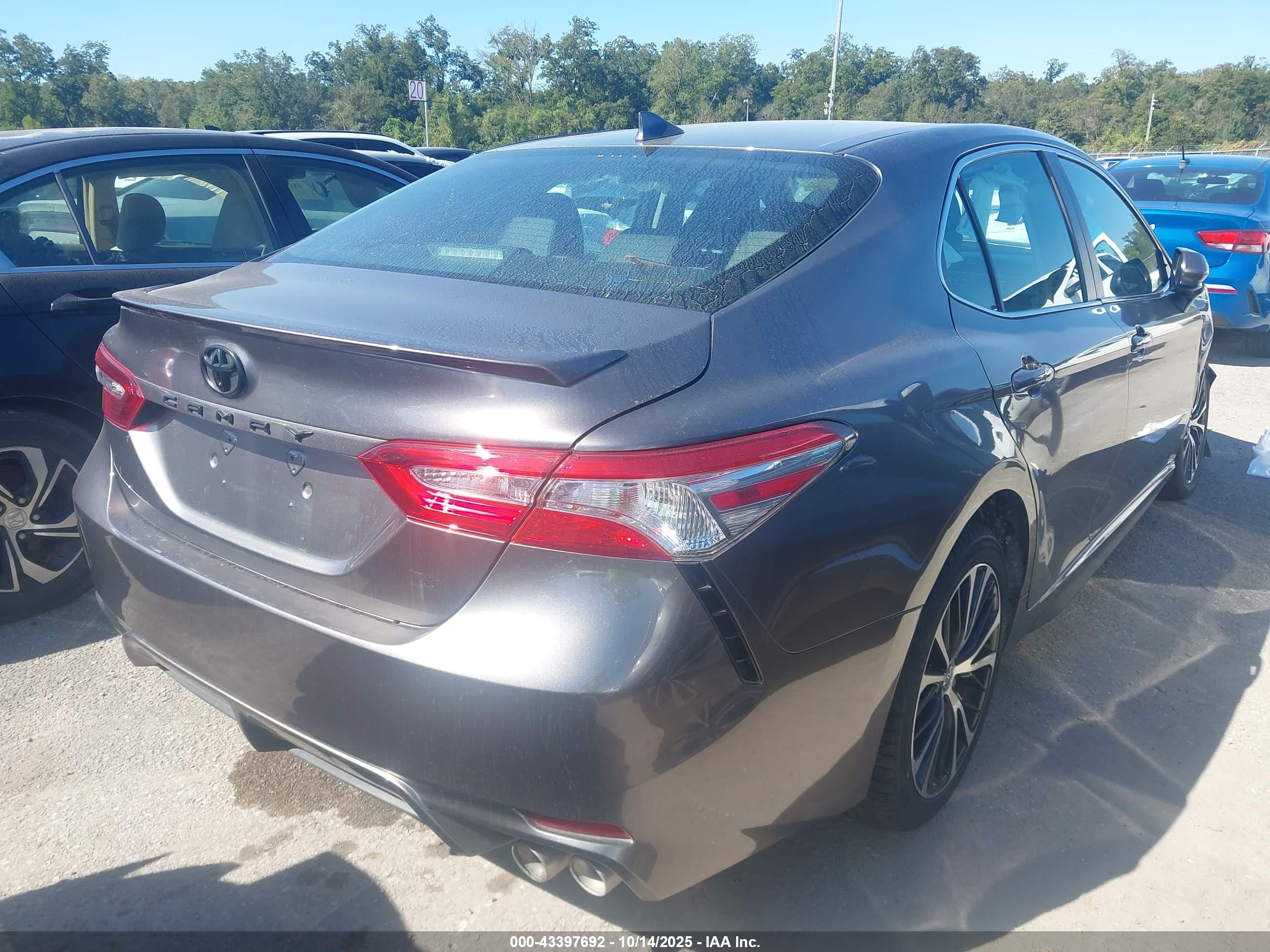 TOYOTA CAMRY image 4