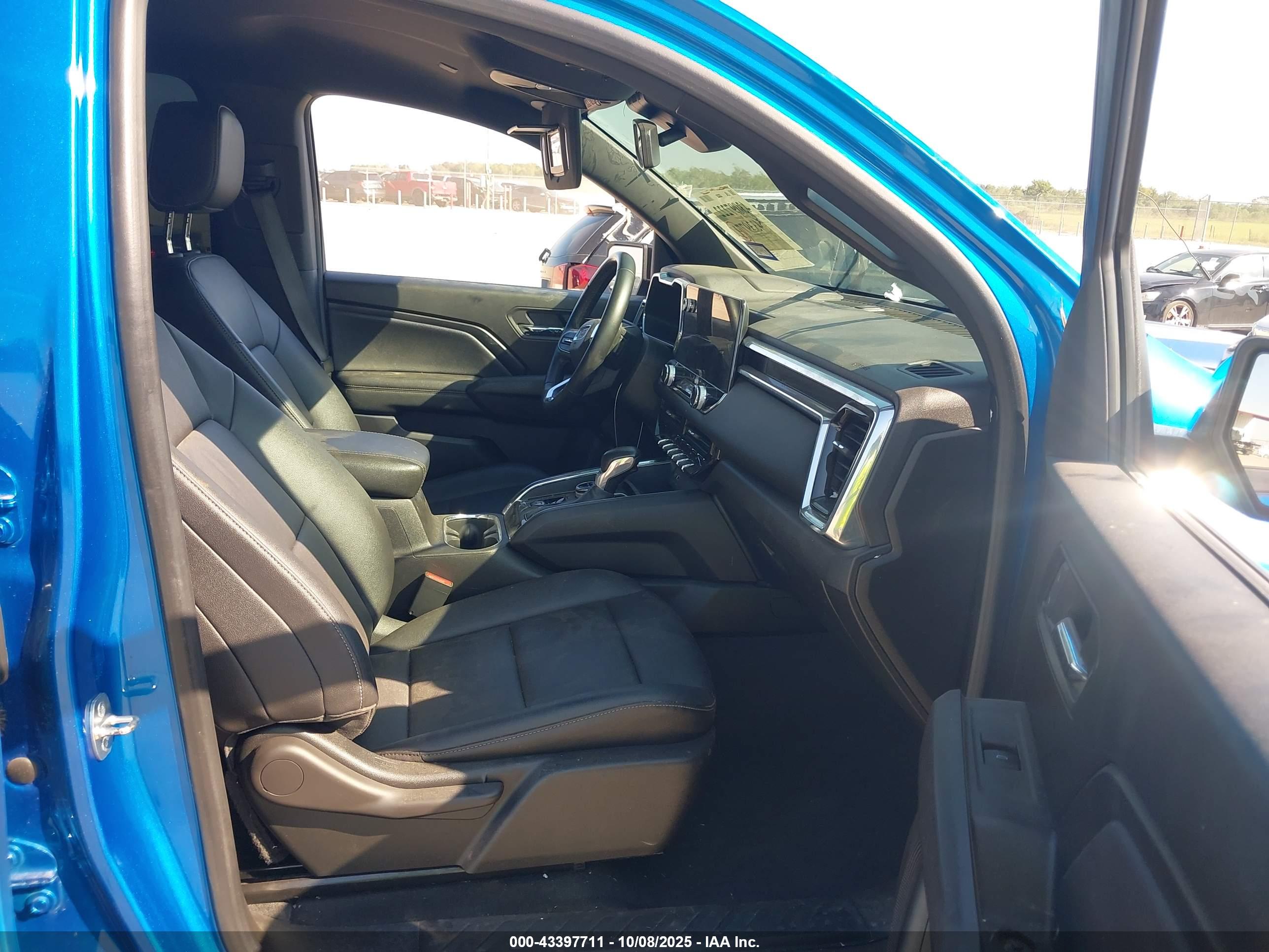 GMC CANYON image 5