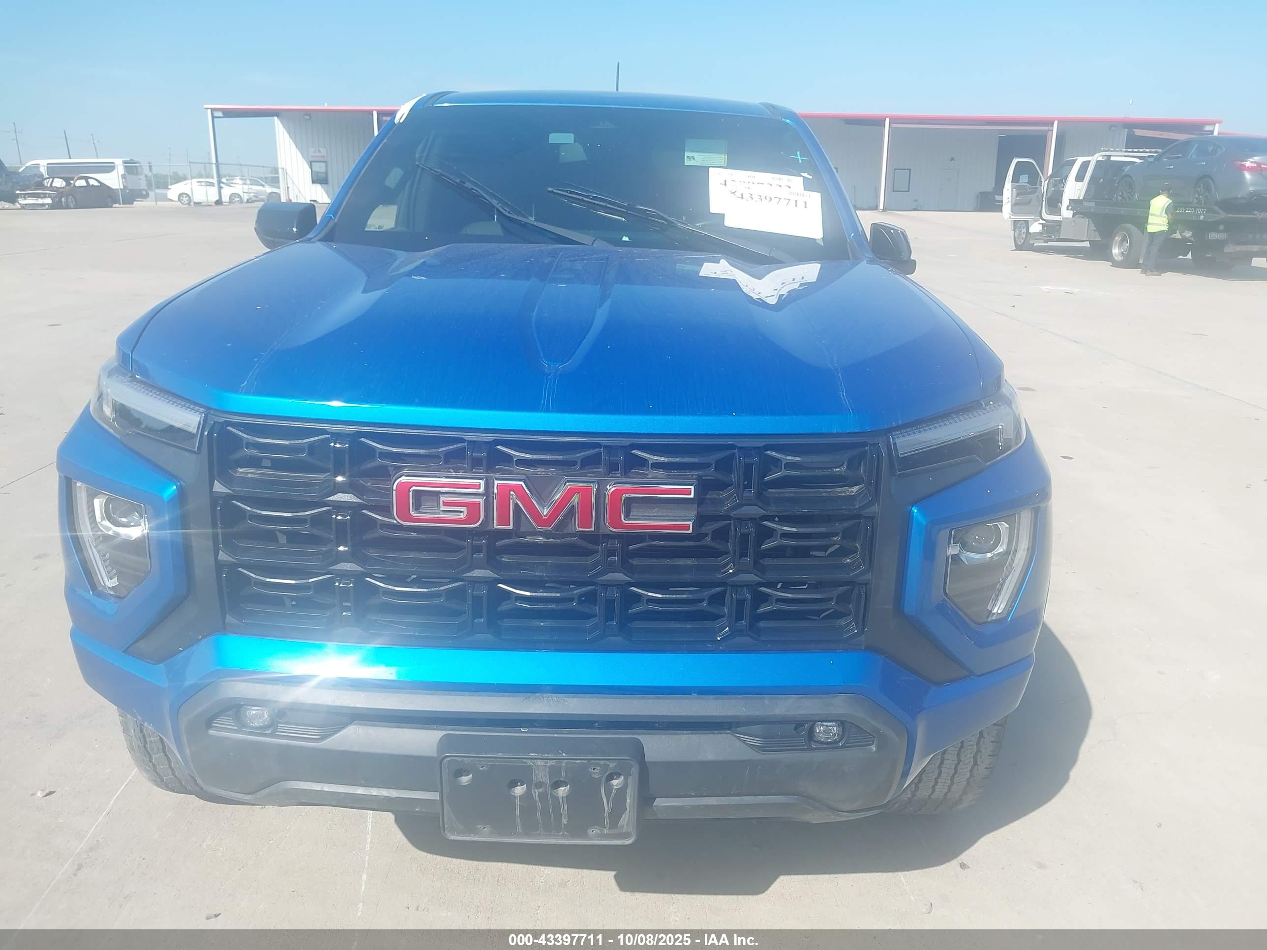 GMC CANYON image 6