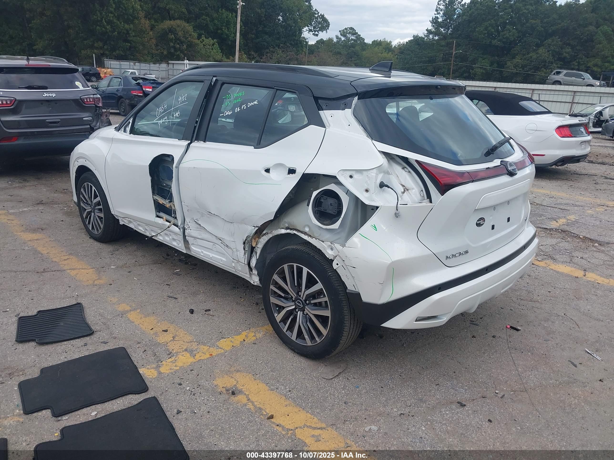NISSAN KICKS image 3