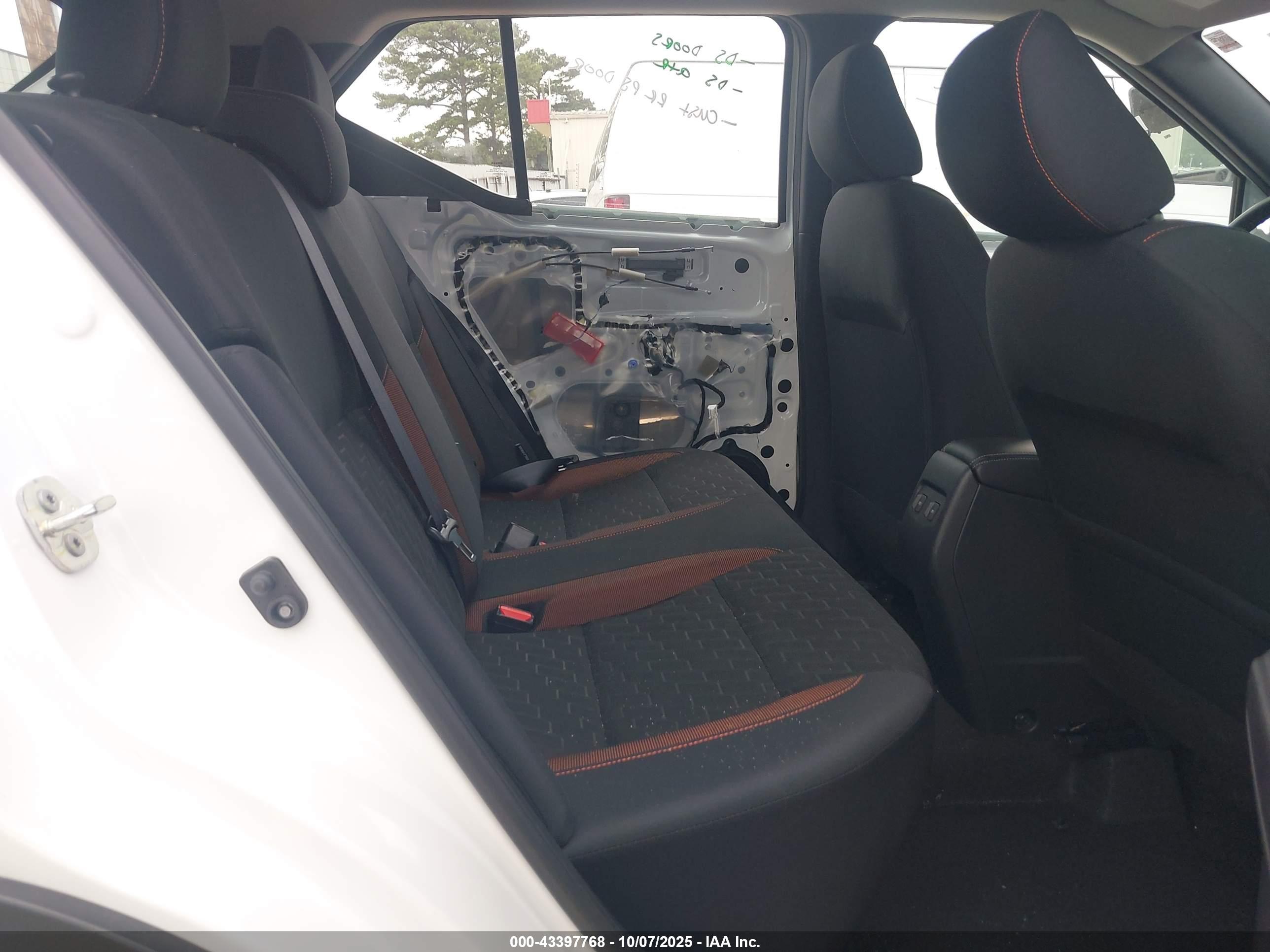 NISSAN KICKS image 8