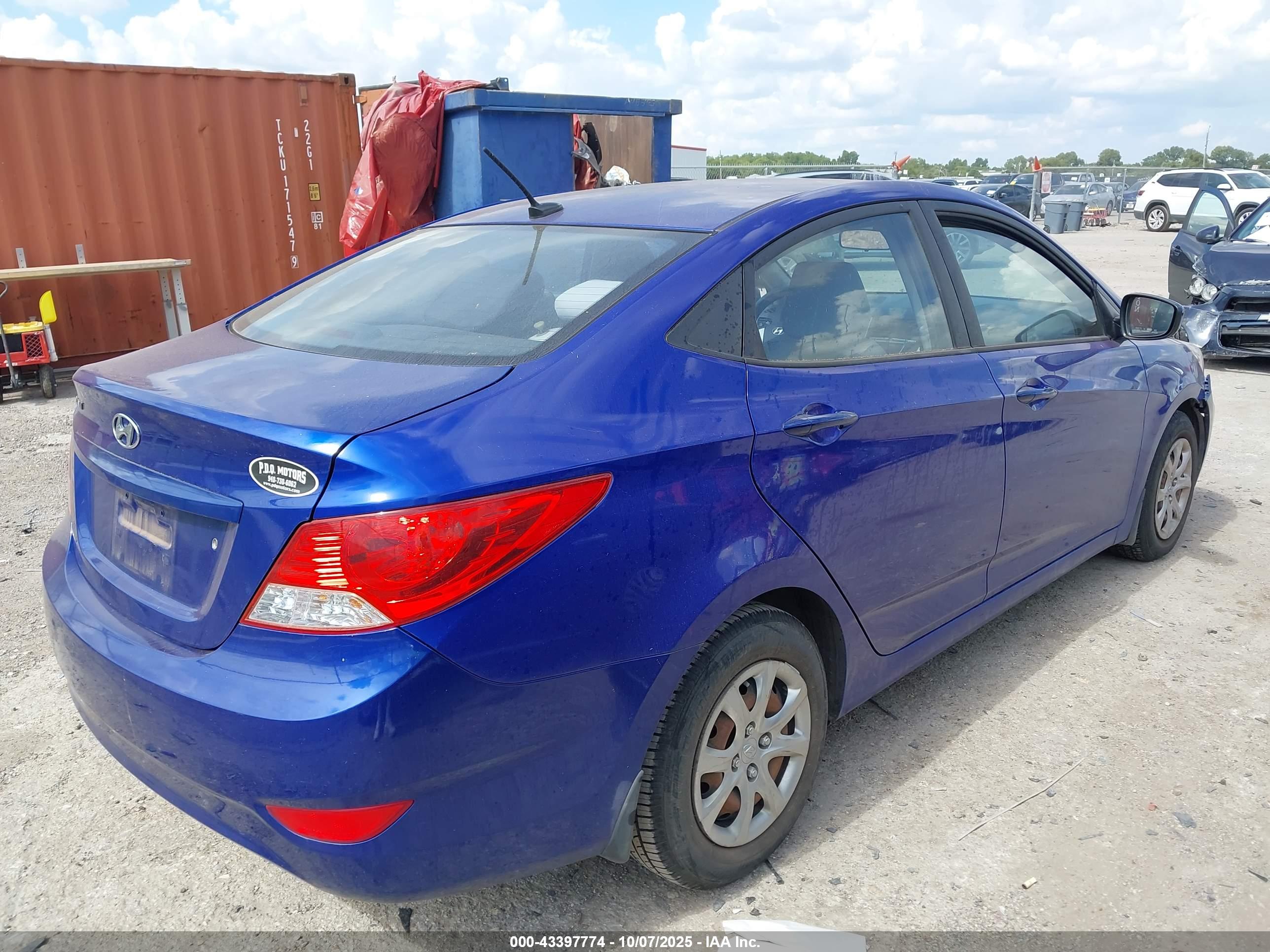 HYUNDAI ACCENT image 4