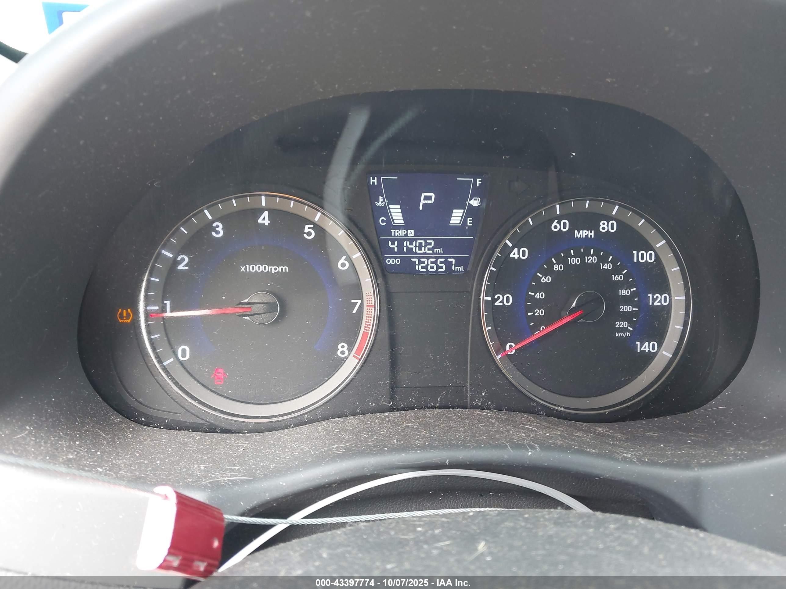 HYUNDAI ACCENT image 7
