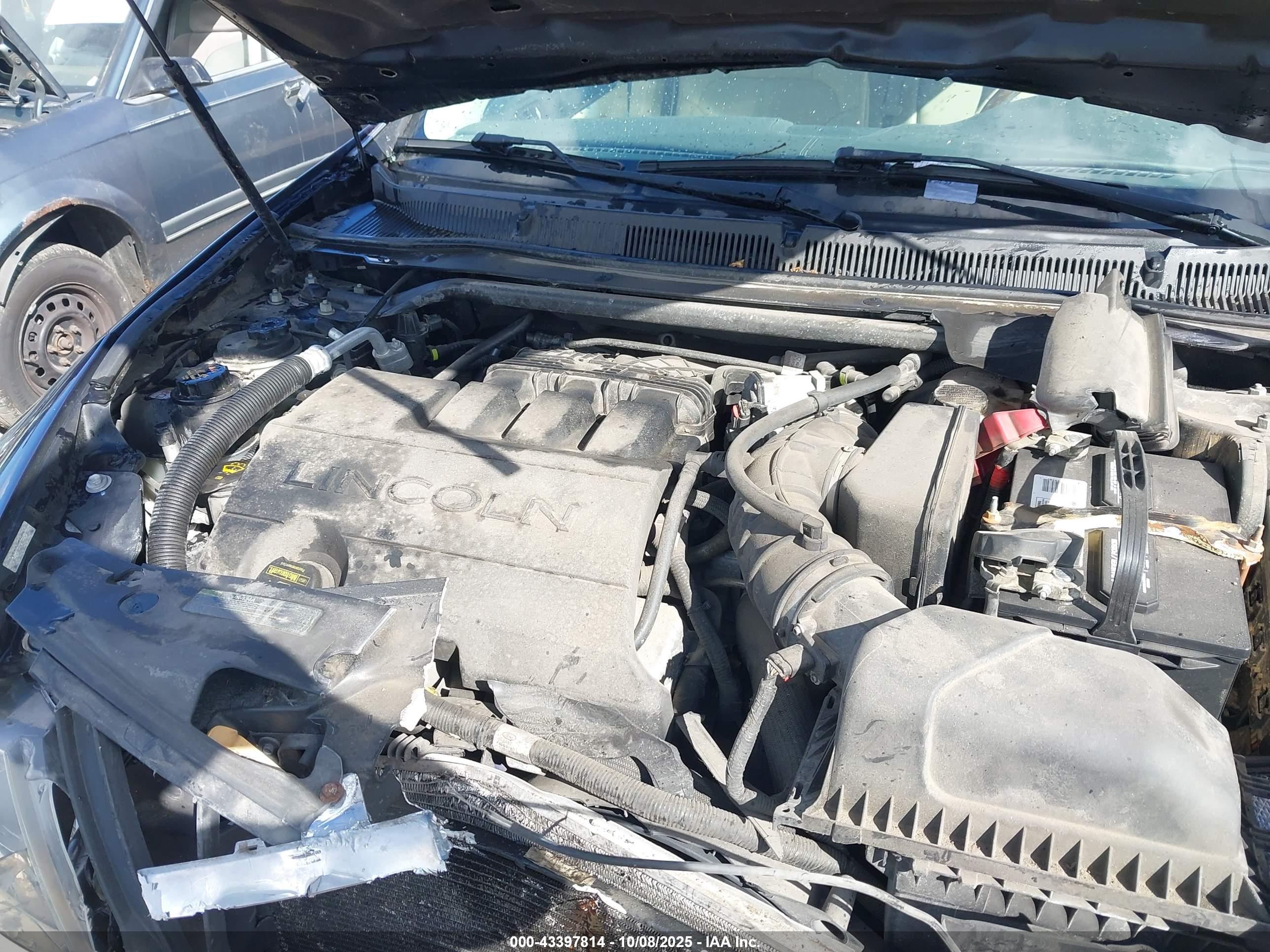 LINCOLN MKS image 10