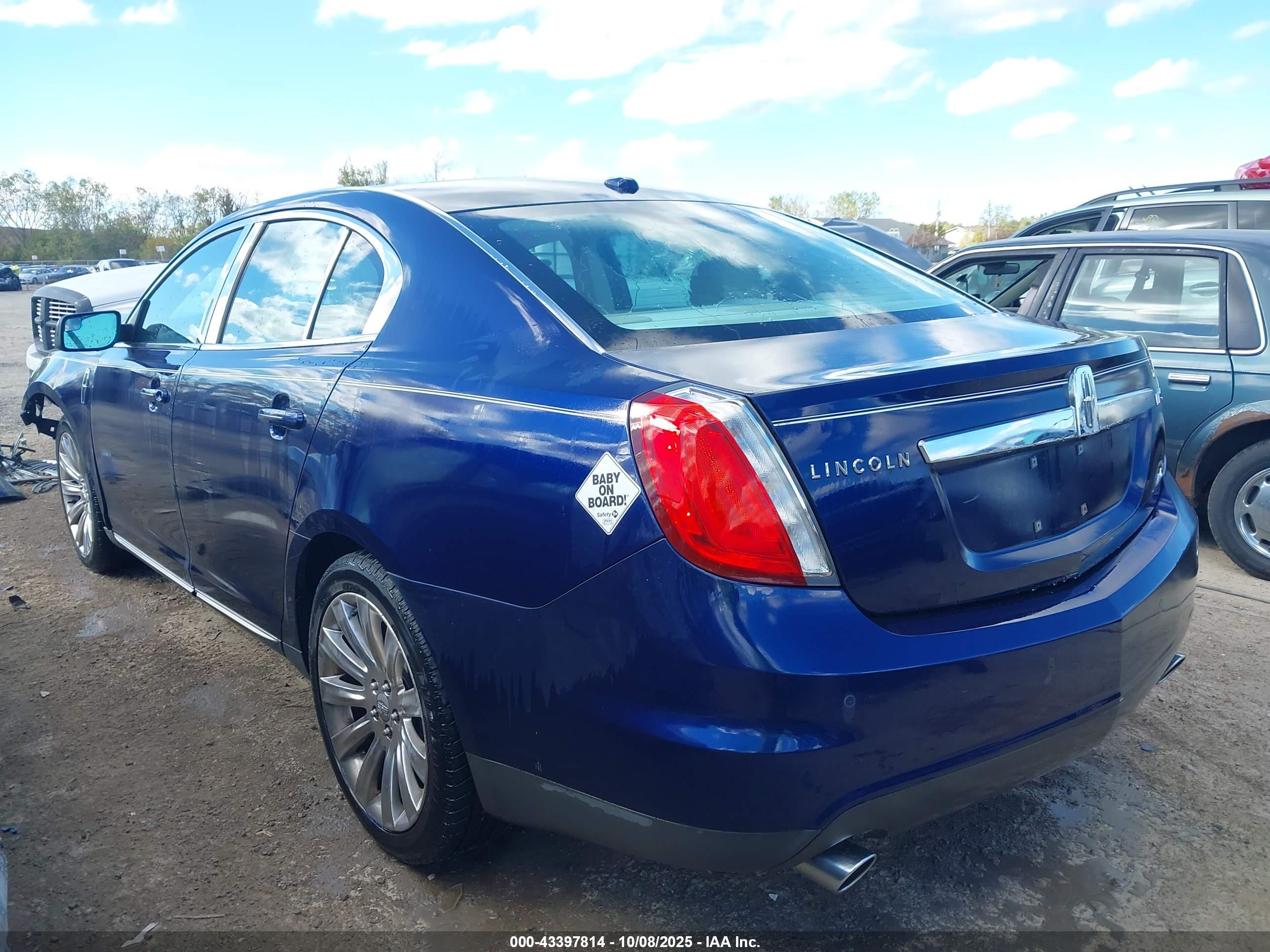 LINCOLN MKS image 3