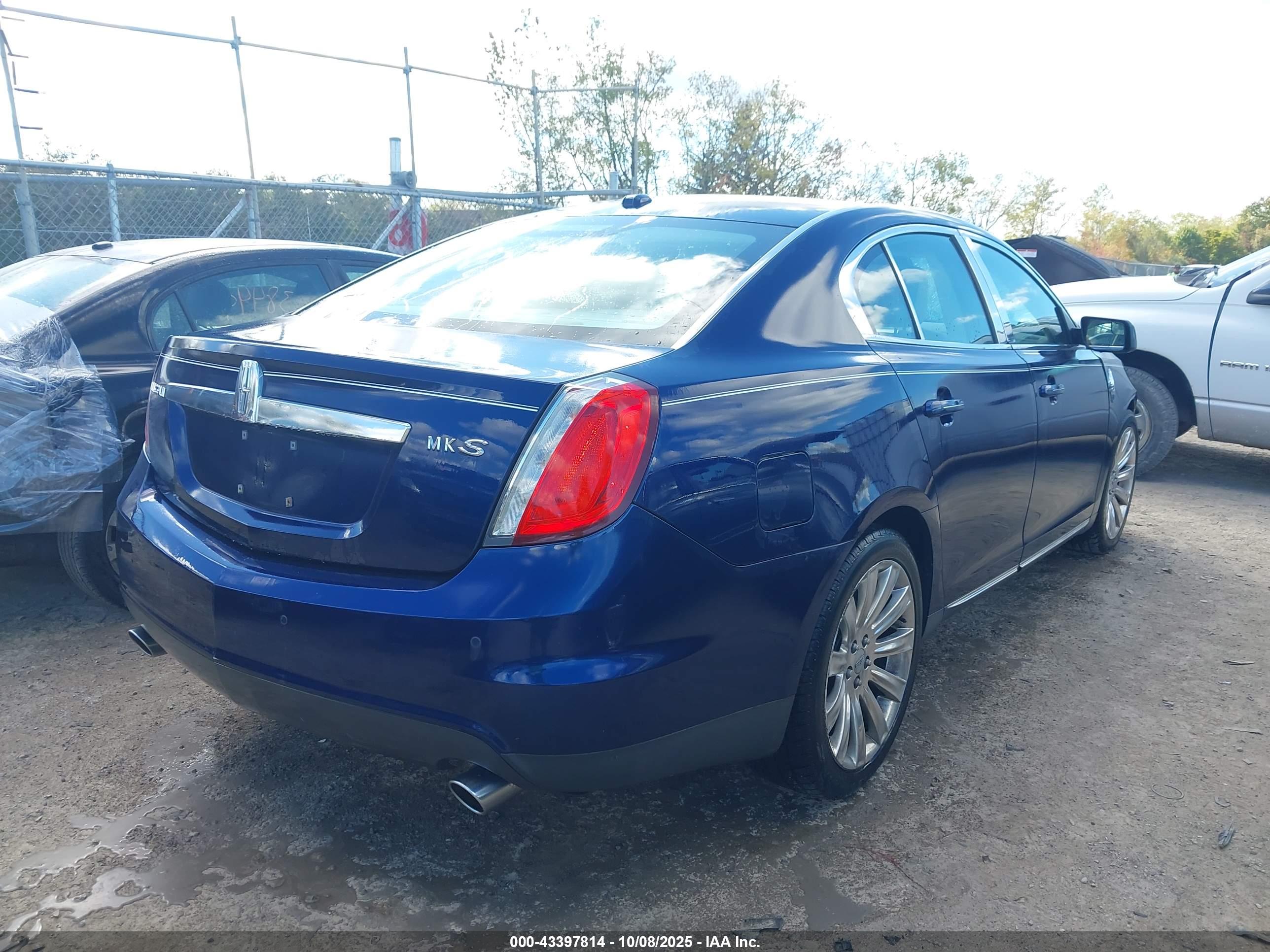 LINCOLN MKS image 4