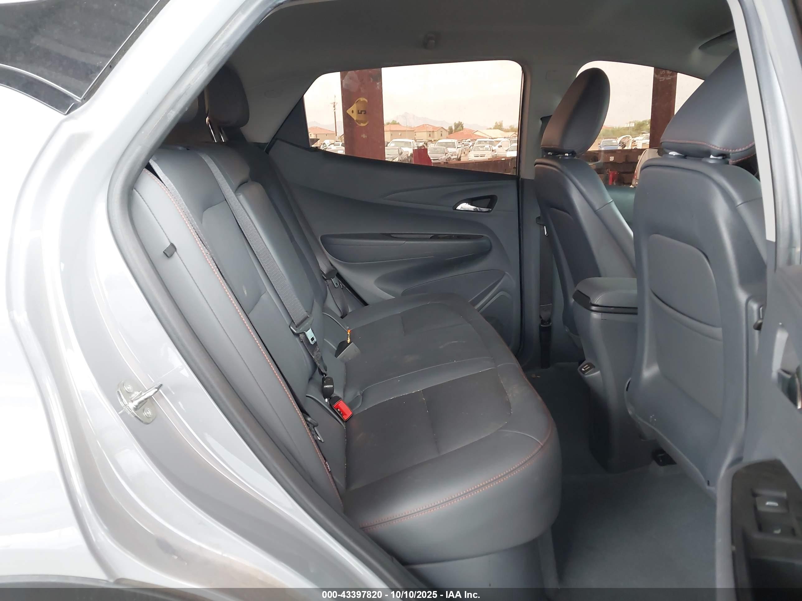 CHEVROLET BOLT image 8
