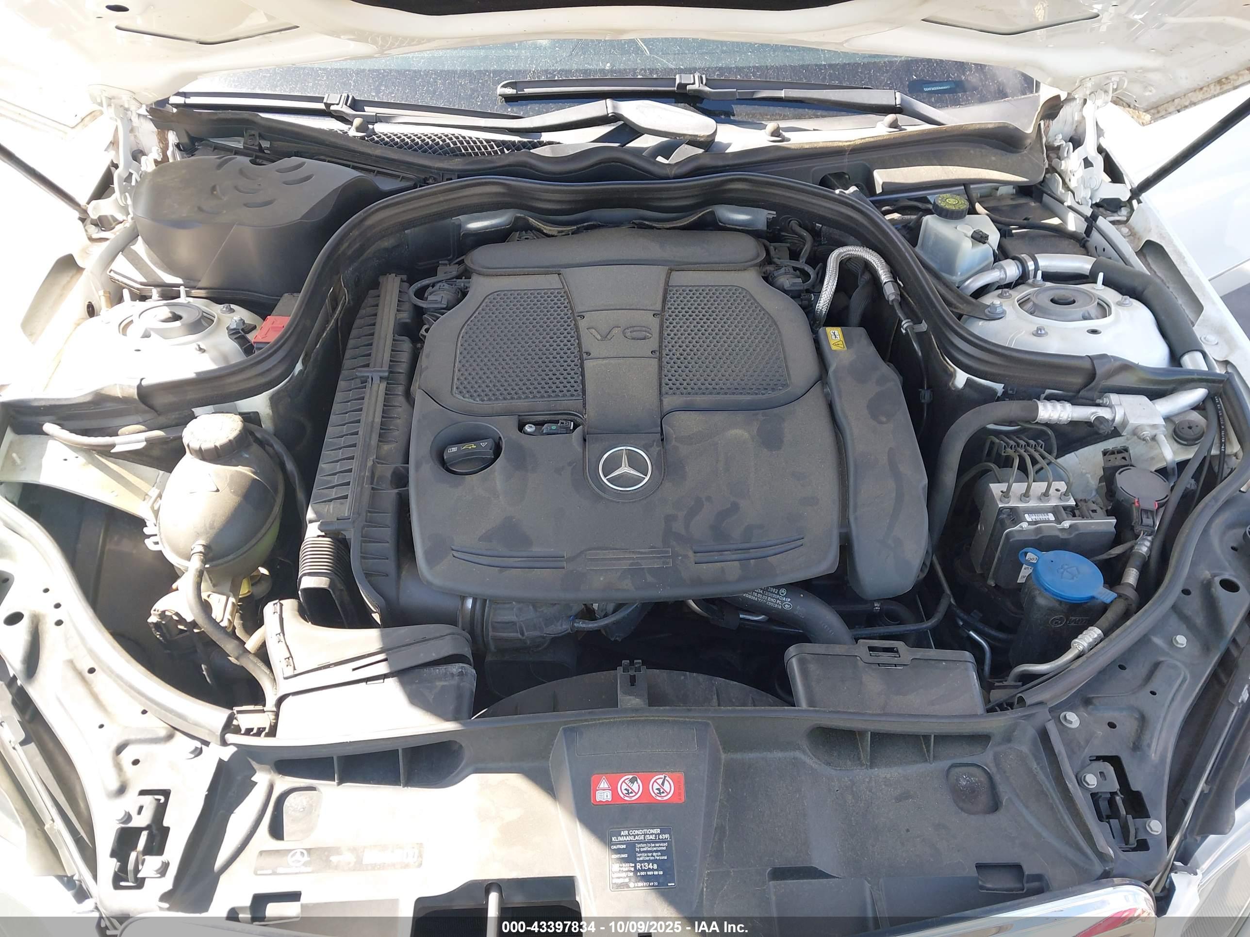 MERCEDES-BENZ E image 10